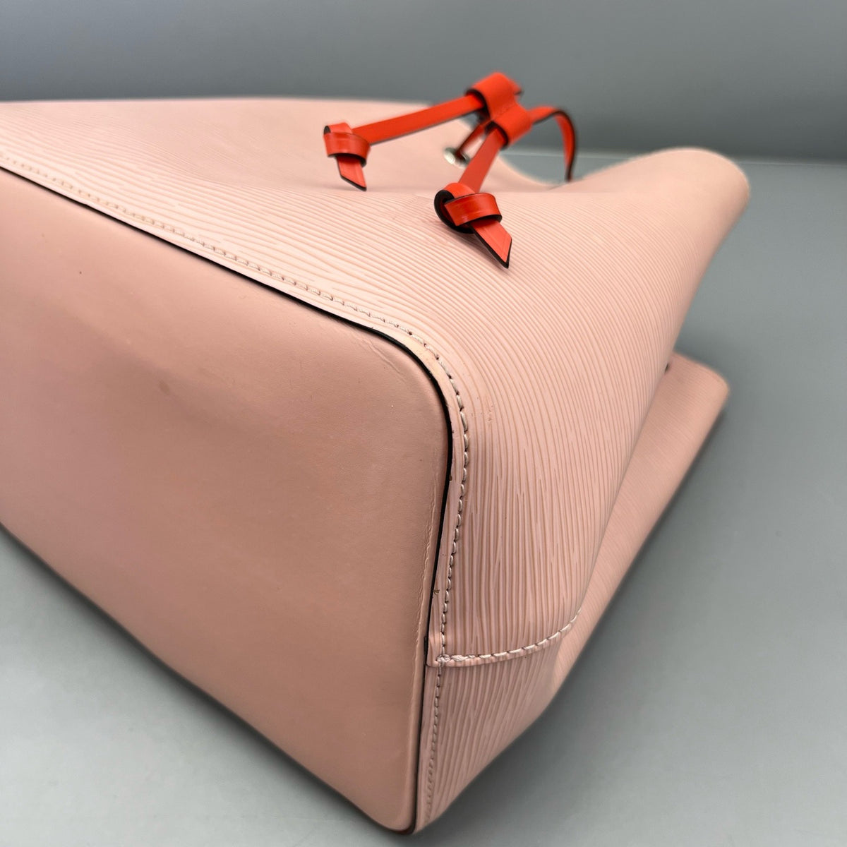 Louis Vuitton - NeoNoe - Leather - Pink - (medium)