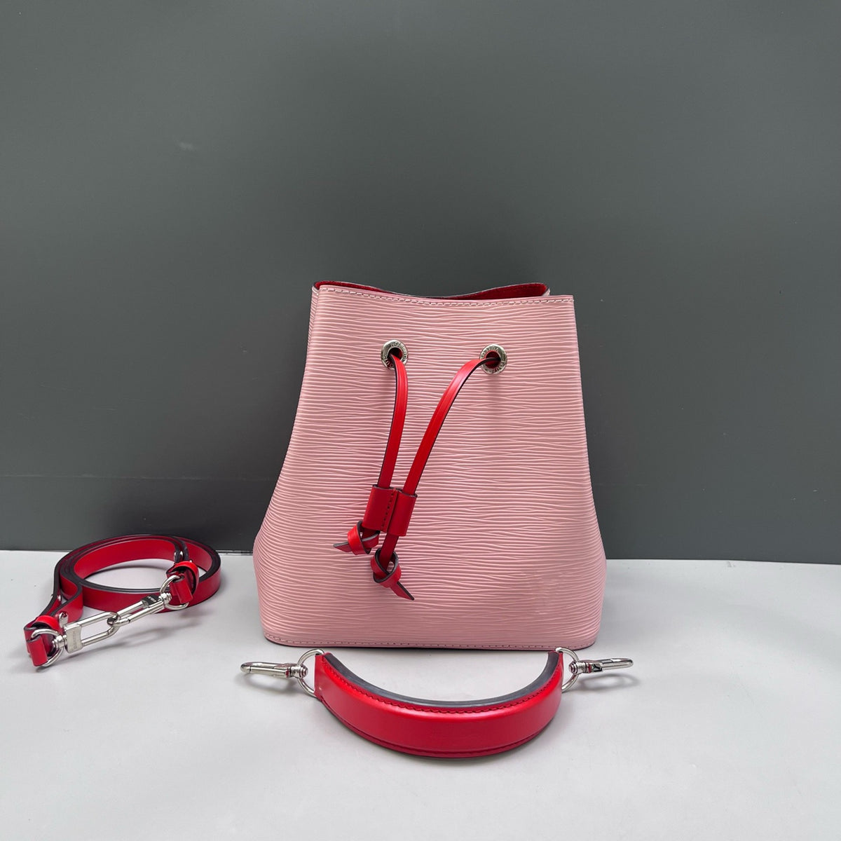Louis Vuitton - NeoNoe - Leather - Pink - (small)