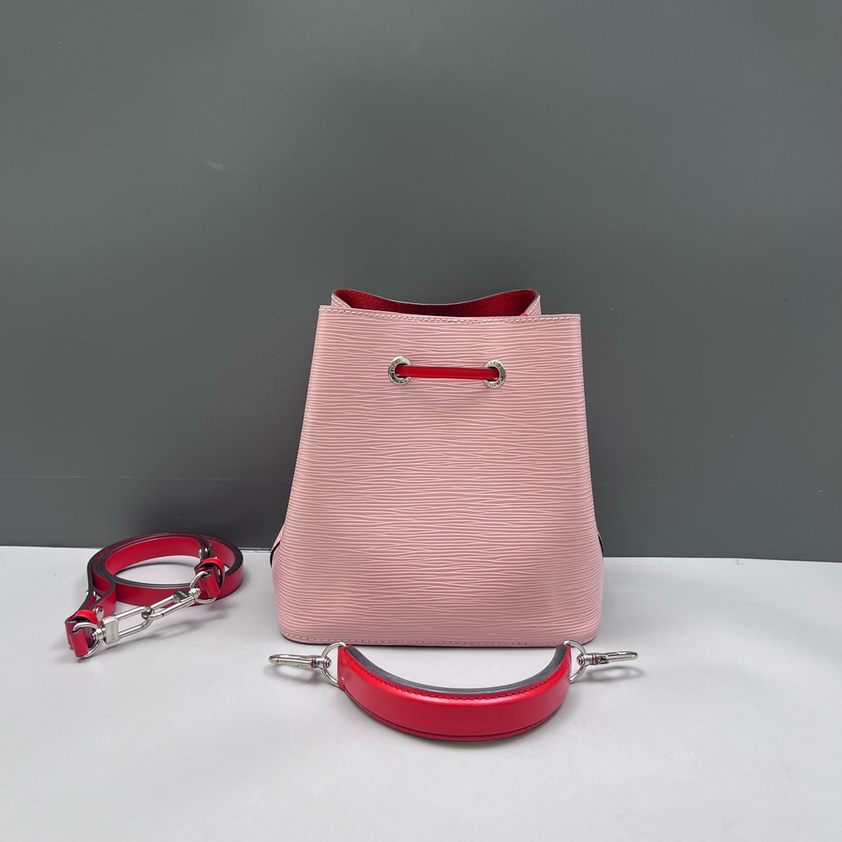 Louis Vuitton - NeoNoe - Leather - Pink - (small)