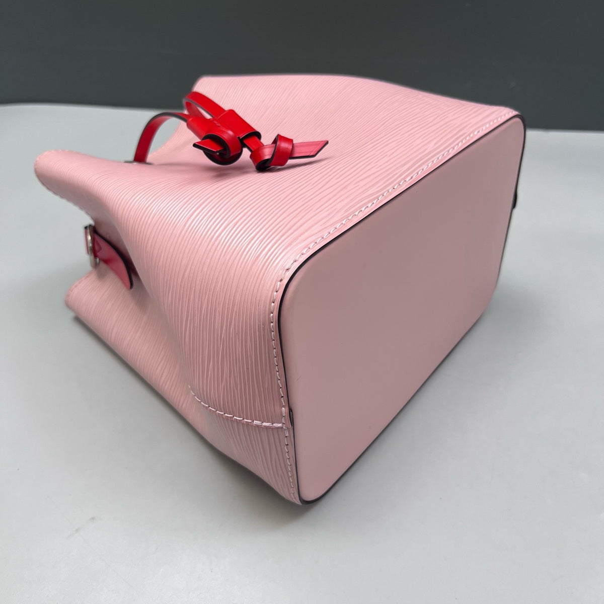 Louis Vuitton - NeoNoe - Leather - Pink - (small)