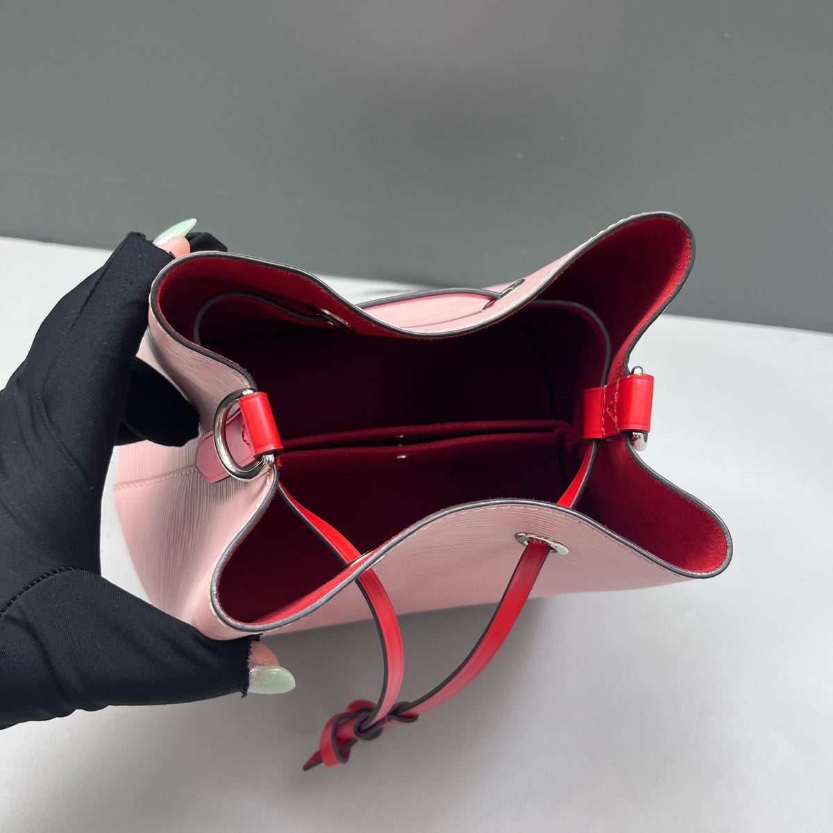 Louis Vuitton - NeoNoe - Leather - Pink - (small)