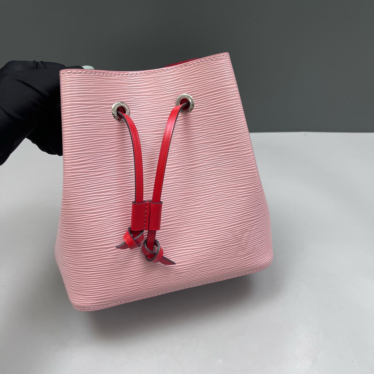 Louis Vuitton - NeoNoe - Leather - Pink - (small)