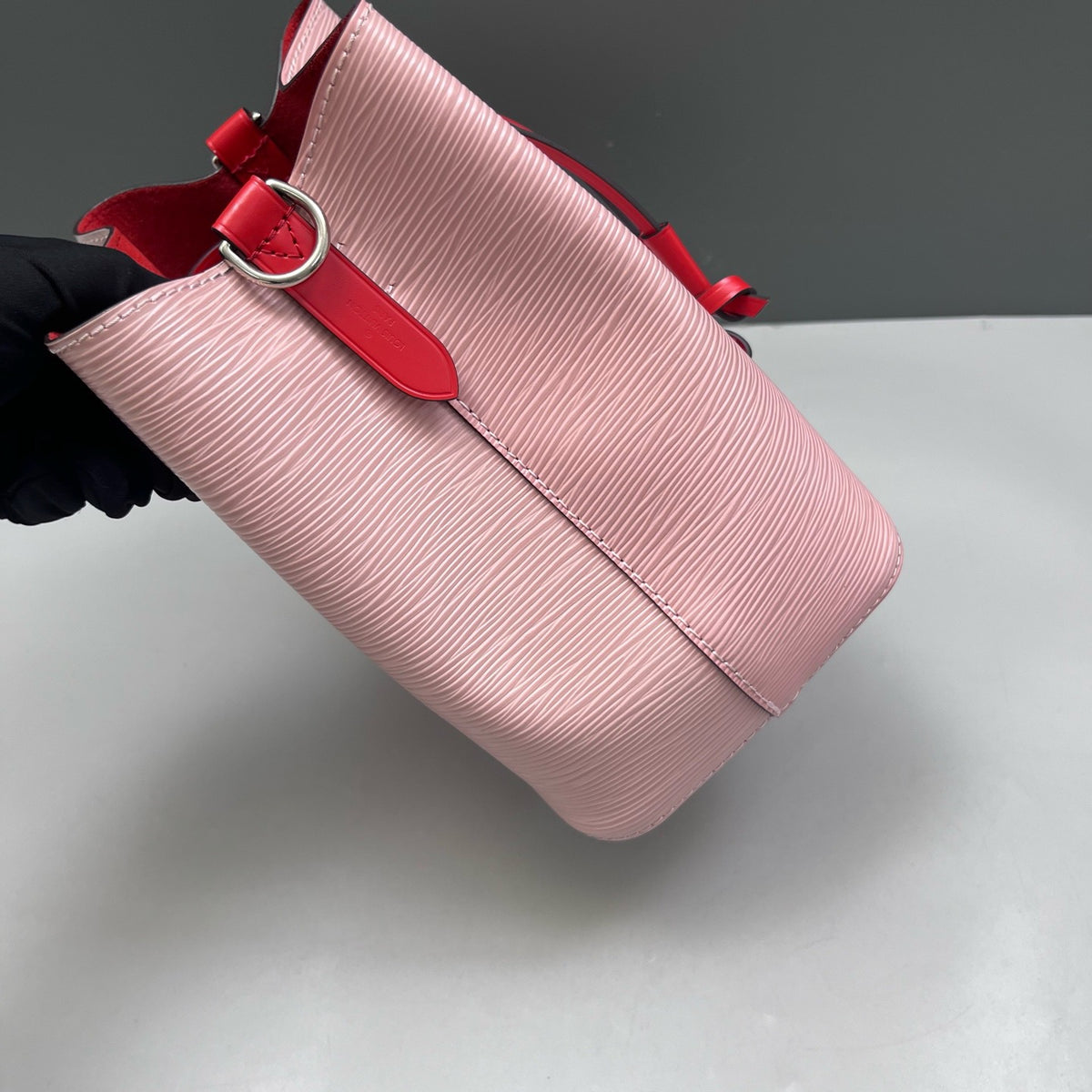 Louis Vuitton - NeoNoe - Leather - Pink - (small)