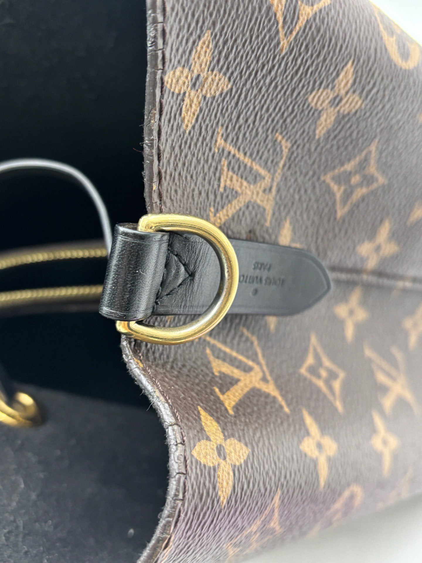Louis Vuitton - NeoNoe MM - Monogram coated canvas with leather trim - Brown - (Medium)
