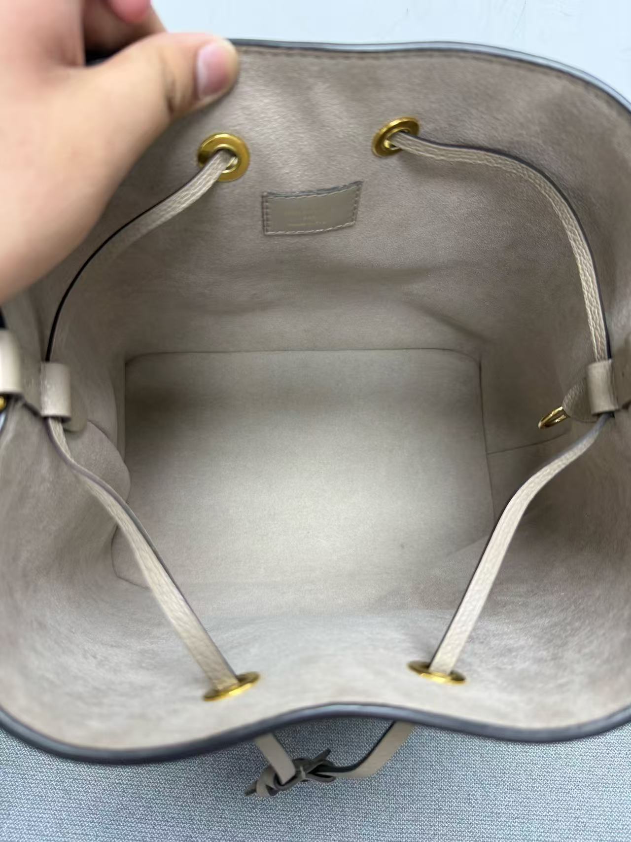 Louis Vuitton - NéoNoé MM - Monogram Empreinte Leather - Taupe / Elephant Grey with Cream Monogram - (Medium)