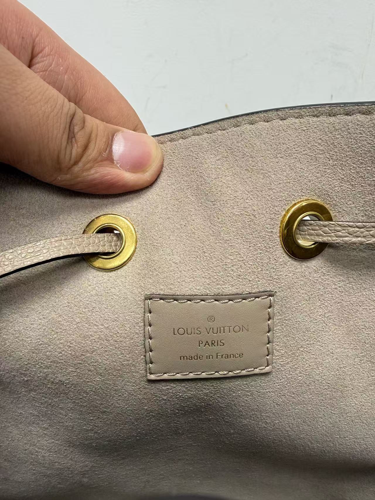 Louis Vuitton - NéoNoé MM - Monogram Empreinte Leather - Taupe / Elephant Grey with Cream Monogram - (Medium)