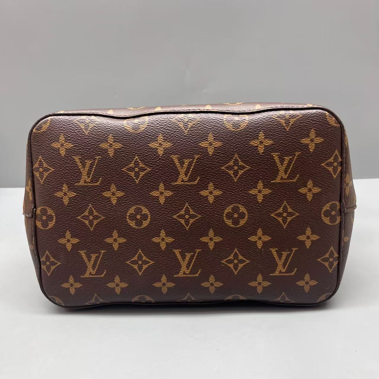 Louis Vuitton - NeoNoe - Monogram coated canvas with black leather trim - Brown with Black accents - (Medium)