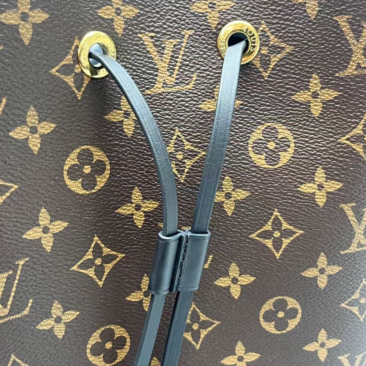 Louis Vuitton - NeoNoe - Monogram coated canvas with black leather trim - Brown with Black accents - (Medium)