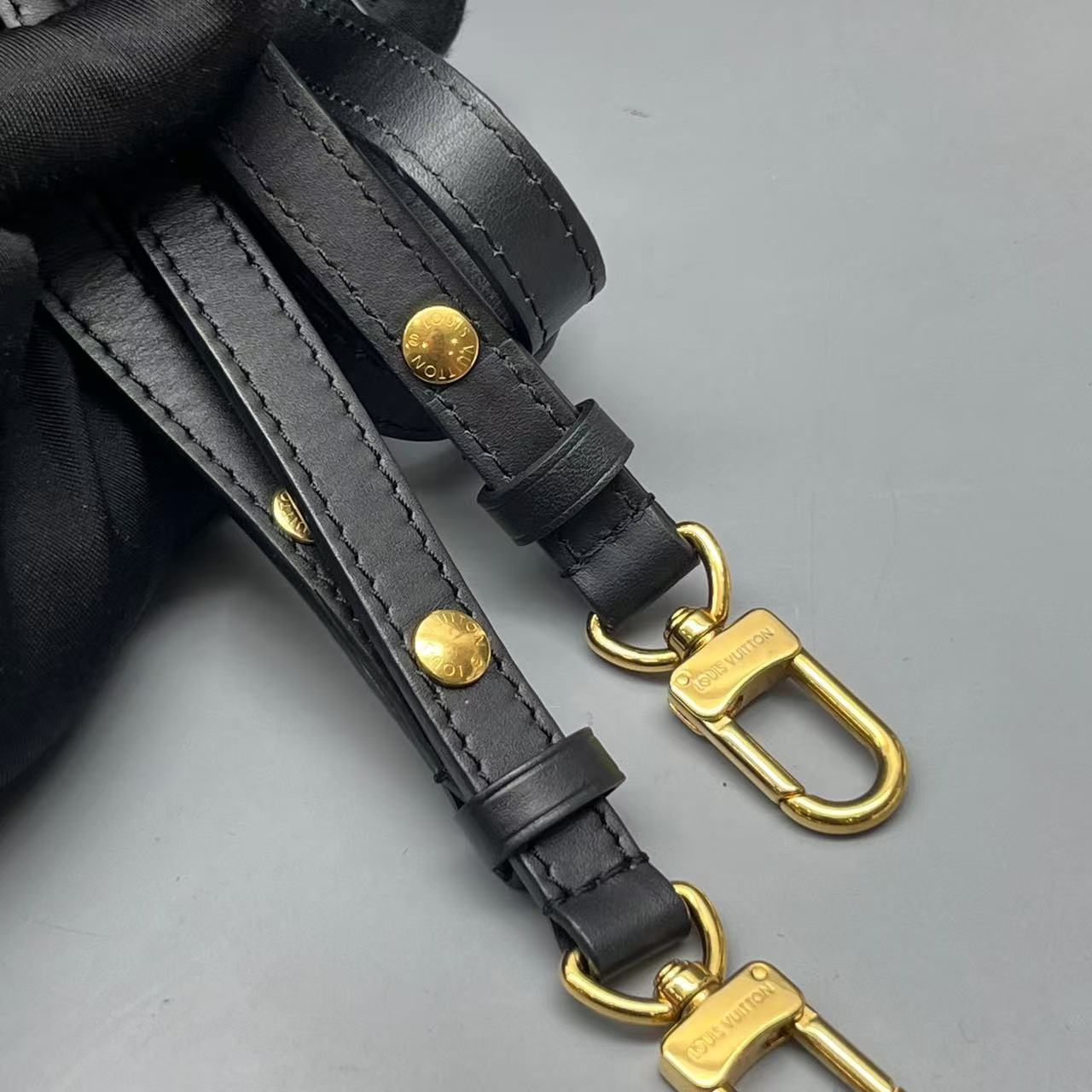 Louis Vuitton - NeoNoe - Monogram coated canvas with black leather trim - Brown with Black accents - (Medium)