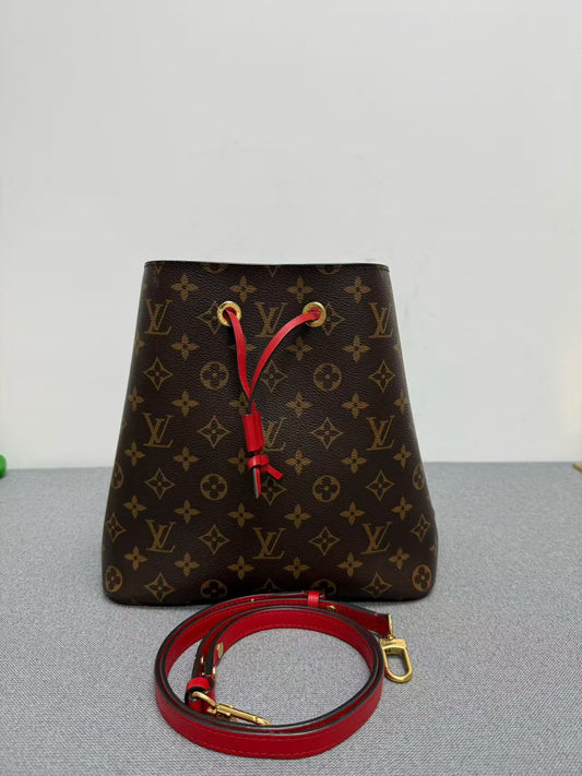 Louis Vuitton - Neonoe - Monogram coated canvas with leather trim - Brown with Red accents - (medium)