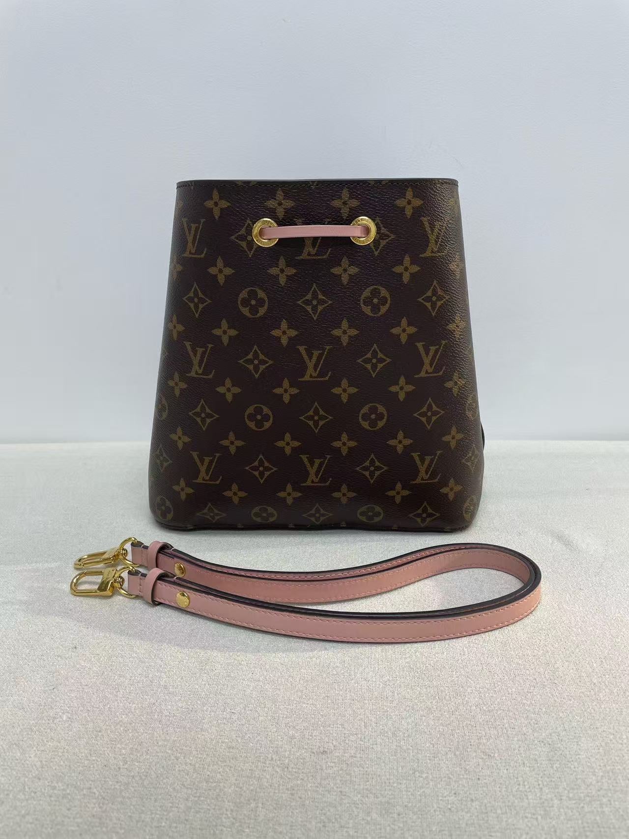 Louis Vuitton - NéoNoé - Monogram coated canvas with pink cowhide leather trim - Brown with Pink - (Medium)