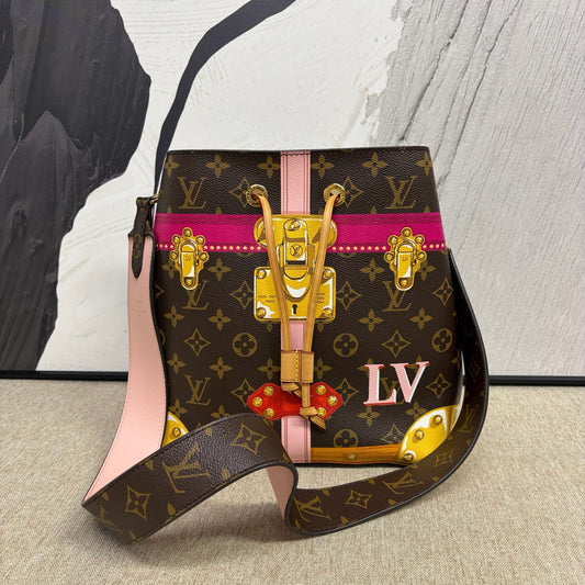Louis Vuitton - NeoNoe Palace Graffiti - Monogram coated canvas with Vachetta leather trim - Multicolour - (Medium)