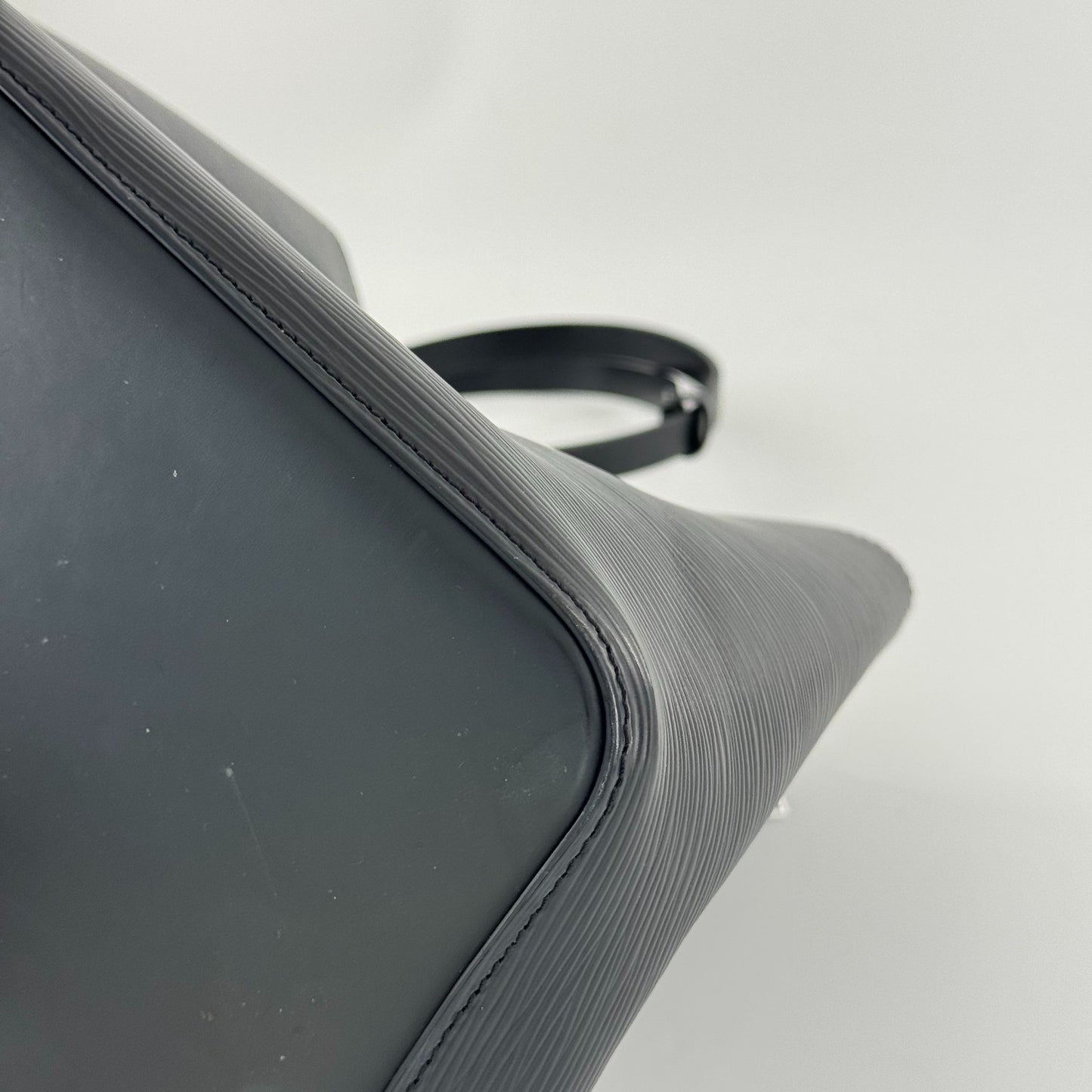 Louis Vuitton - NeoNoe PM - Epi leather - Black - (Medium)