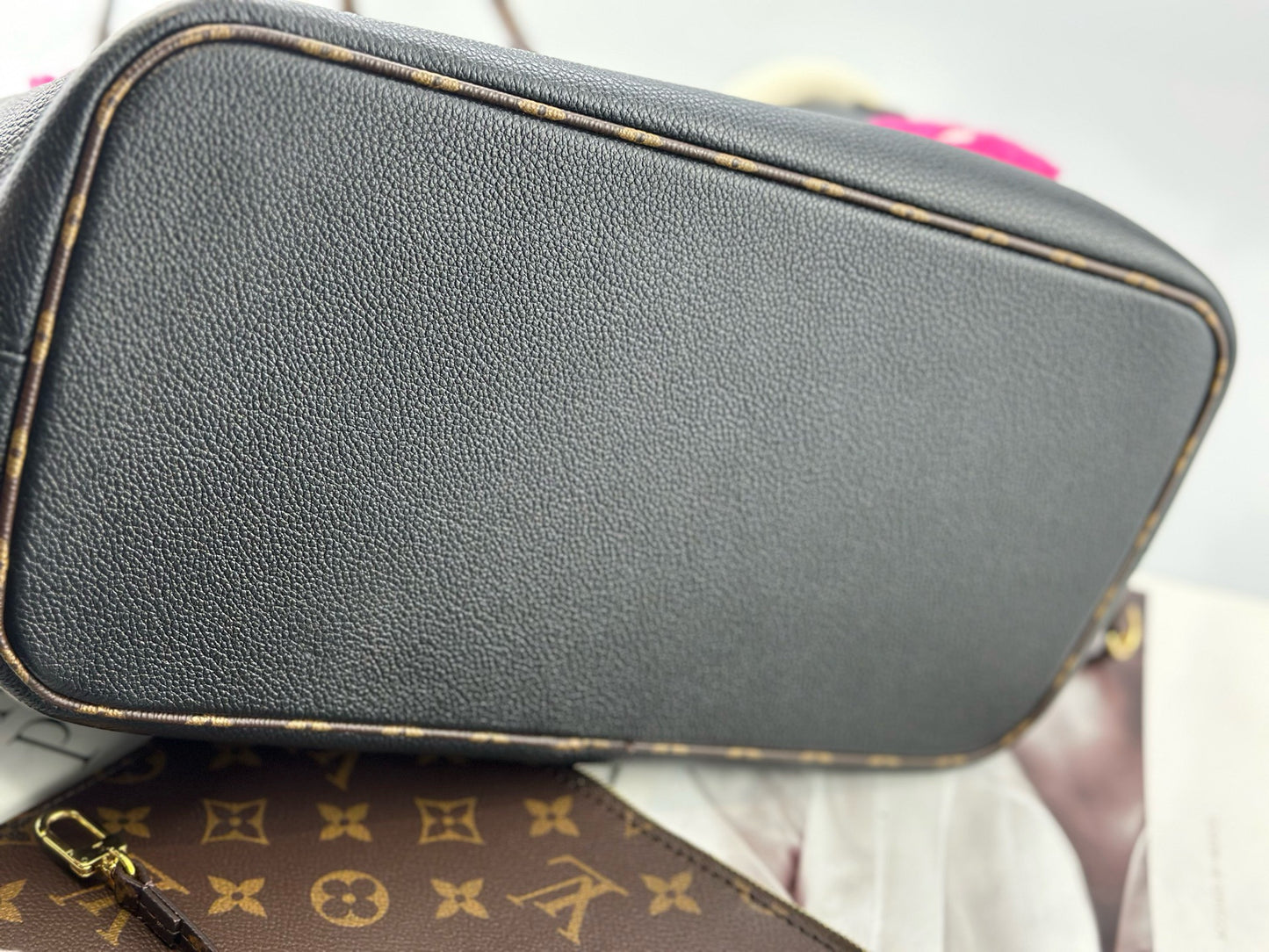 Louis Vuitton - Neverfull - Grained cowhide leather with wool and Monogram canvas trim - Black with multicolour wool accents and dark brown Monogram trim - (Medium)