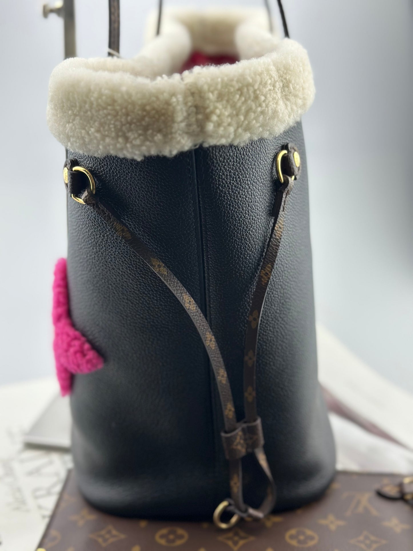 Louis Vuitton - Neverfull - Grained cowhide leather with wool and Monogram canvas trim - Black with multicolour wool accents and dark brown Monogram trim - (Medium)