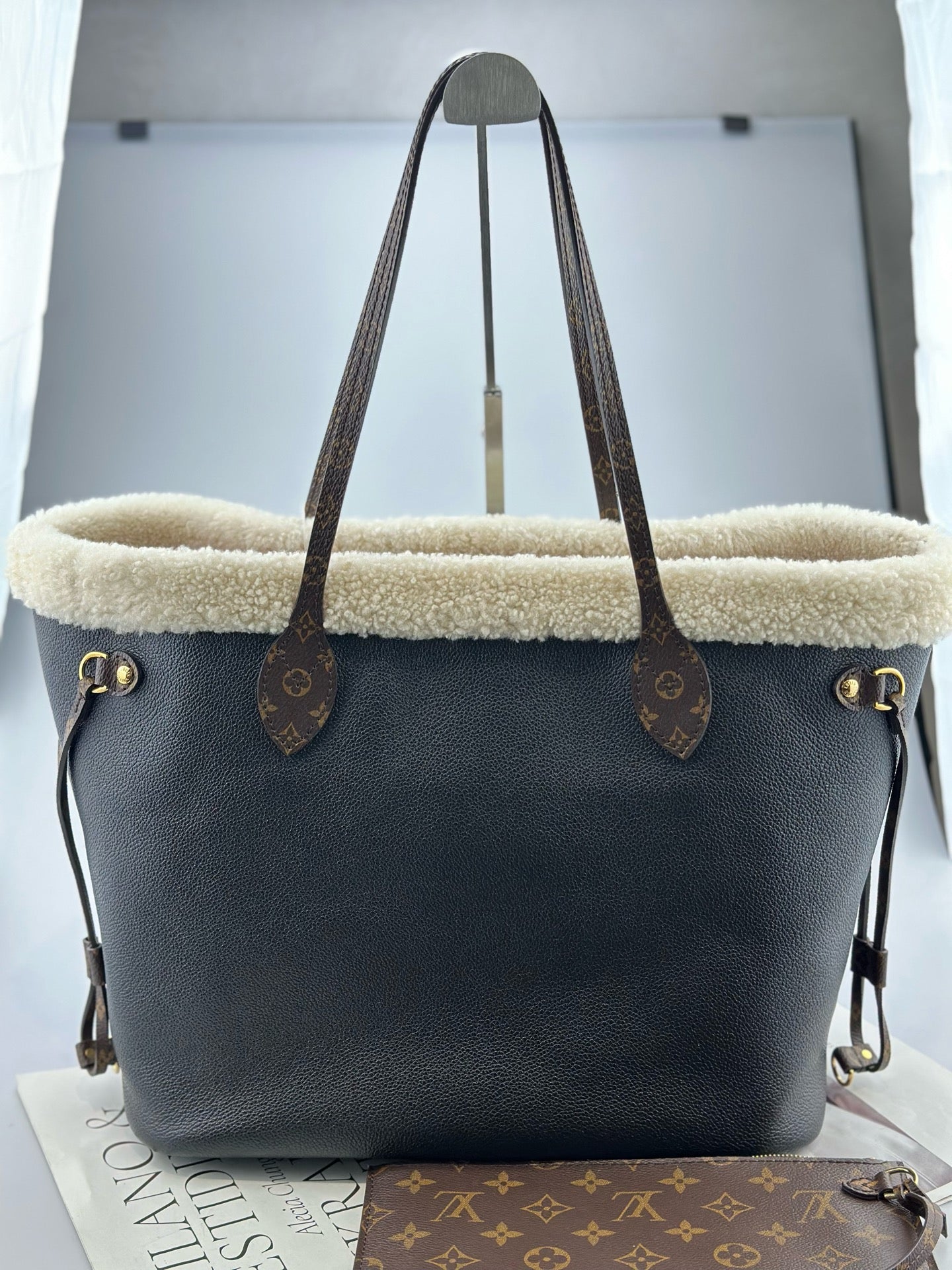 Louis Vuitton - Neverfull - Grained cowhide leather with wool and Monogram canvas trim - Black with multicolour wool accents and dark brown Monogram trim - (Medium)