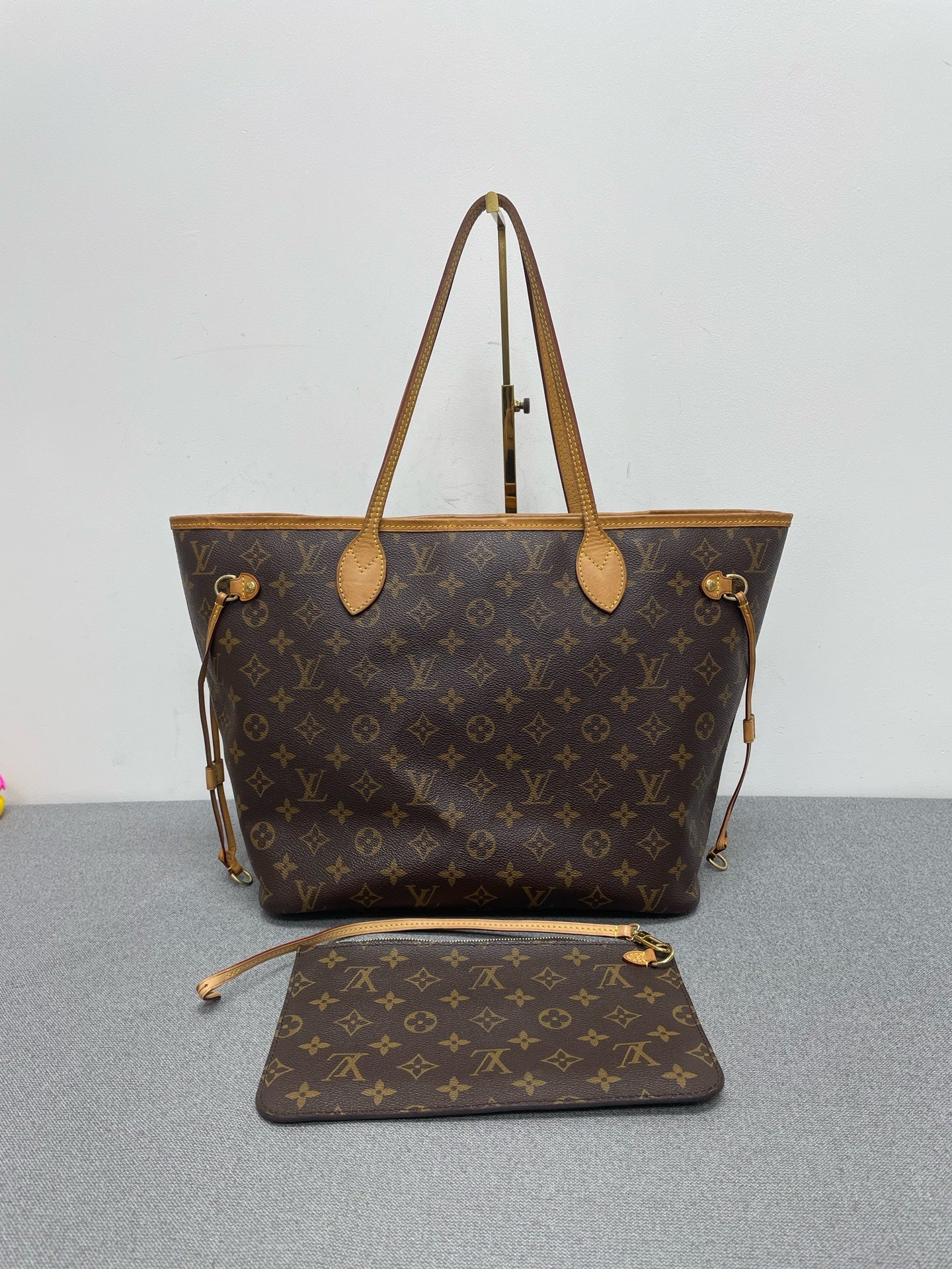 Louis Vuitton - Neverfull - Leather - Brown - (medium)