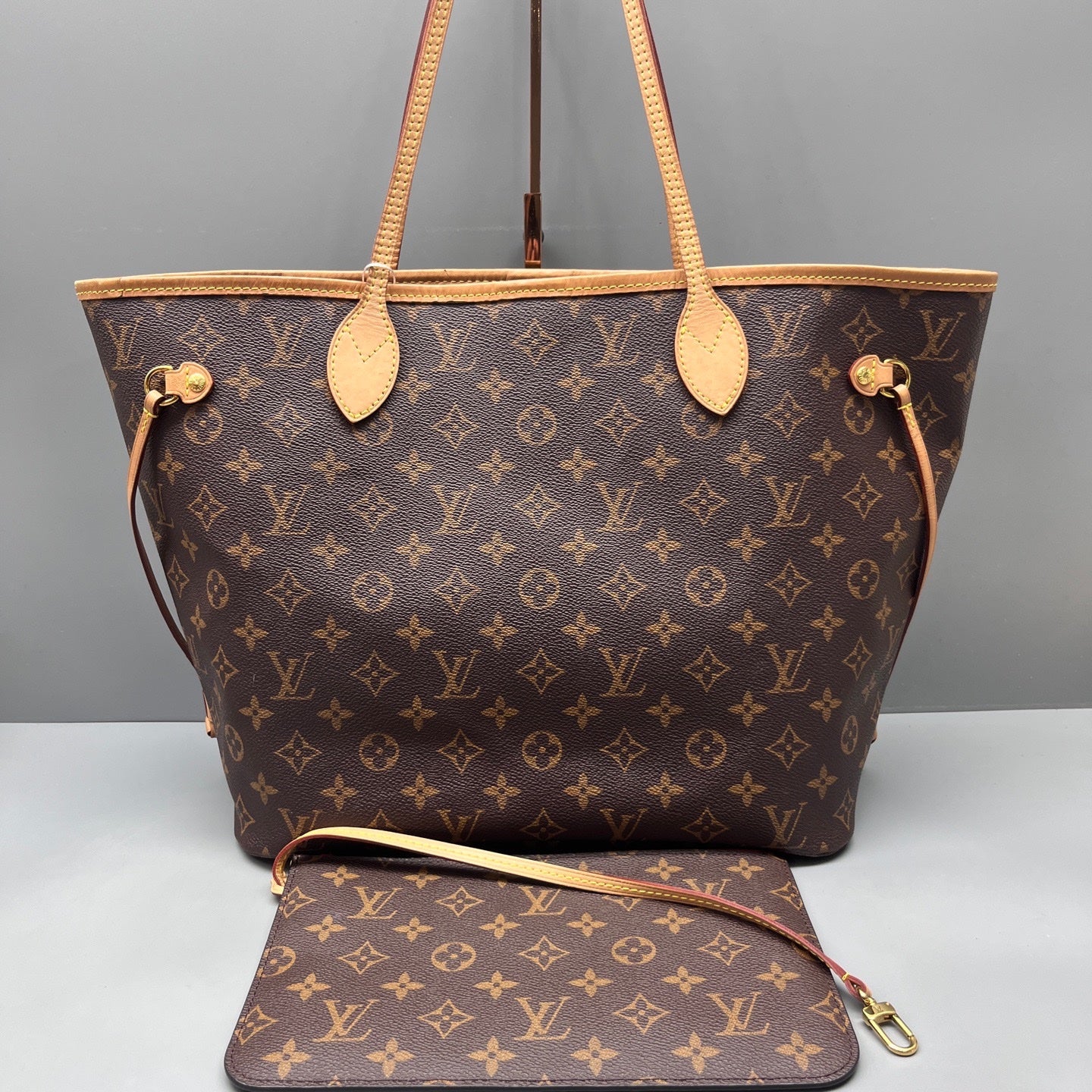 Louis Vuitton - Neverfull - Leather - Brown - (medium)