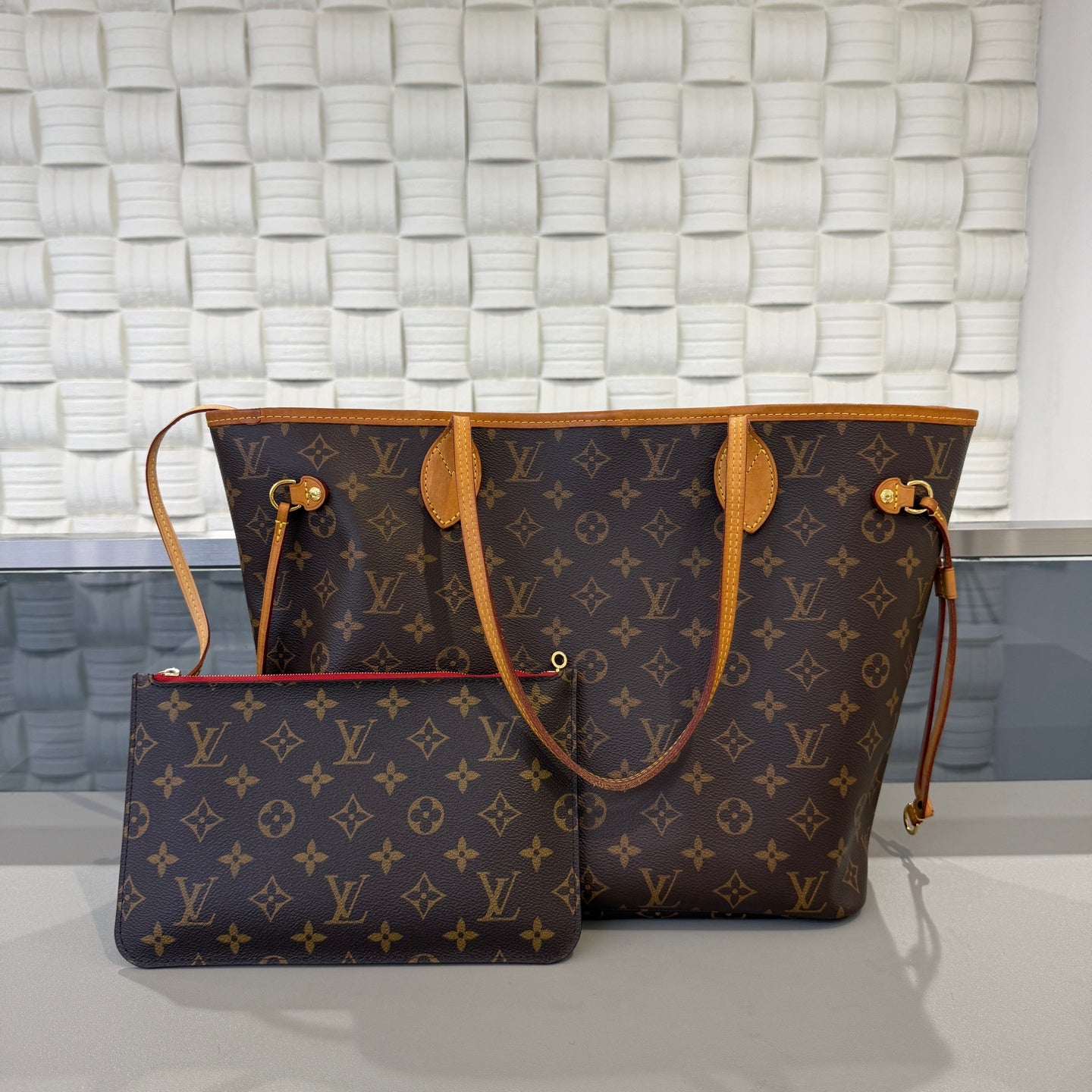 Louis Vuitton - Neverfull - Leather - Brown - (medium)