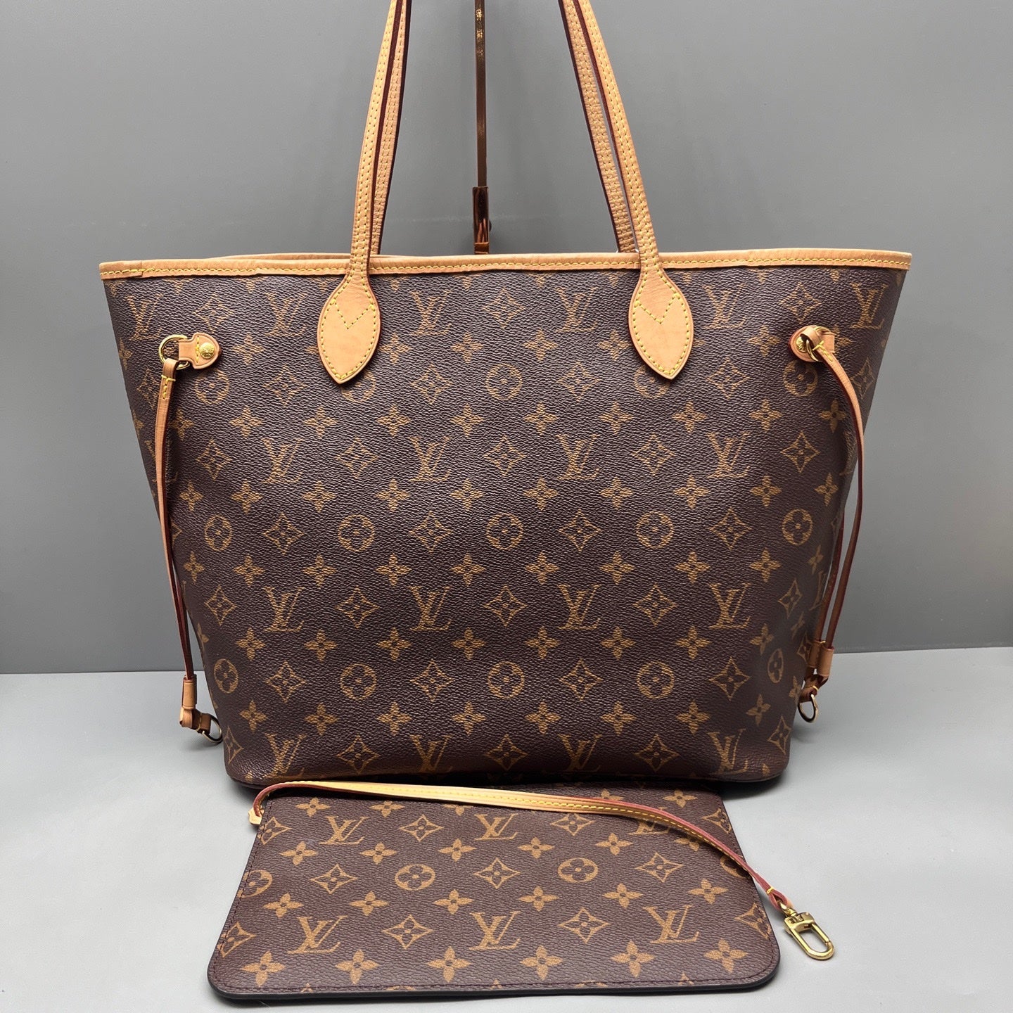 Louis Vuitton - Neverfull - Leather - Brown - (medium)