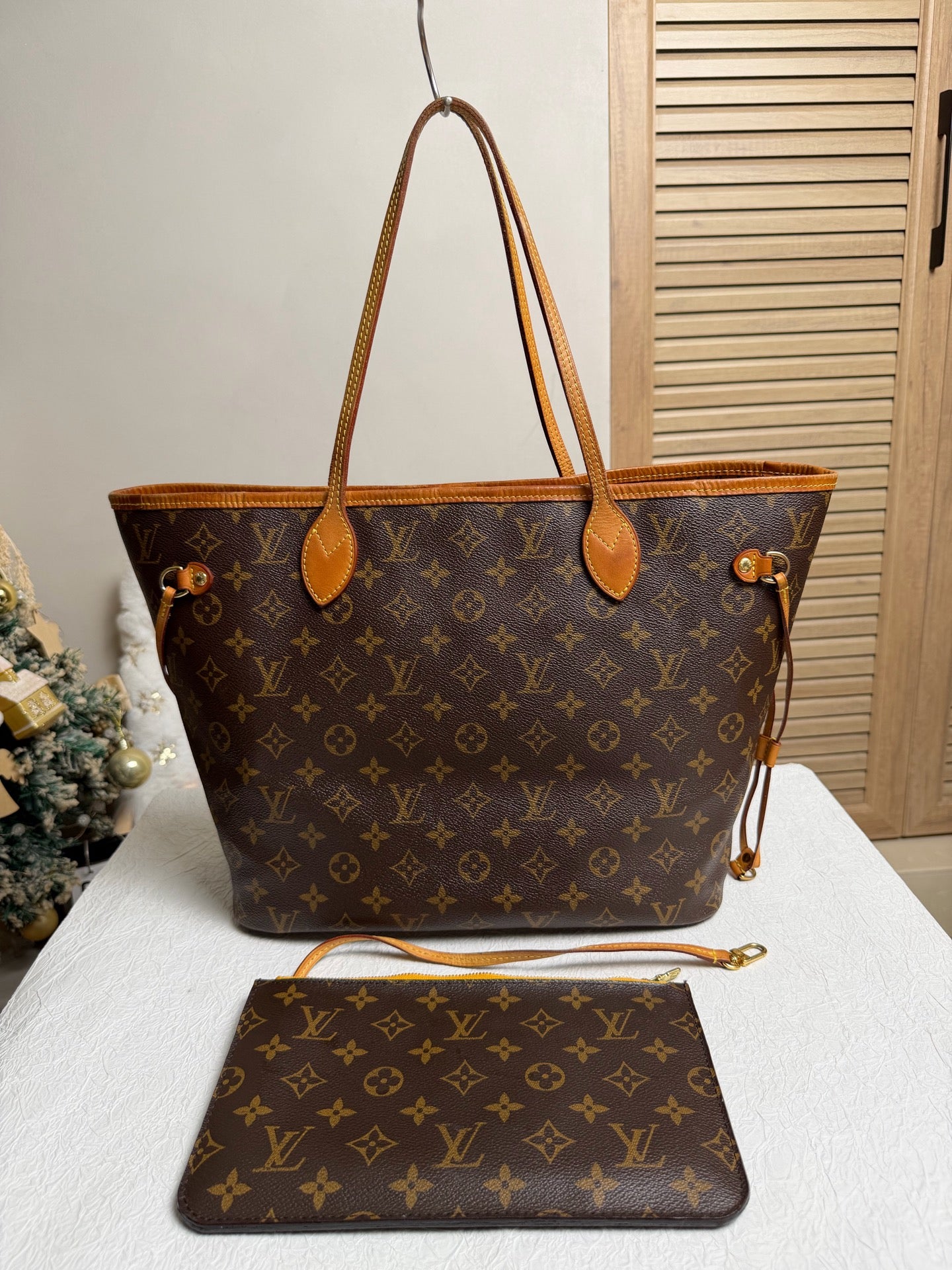 Louis Vuitton - Neverfull - Leather - Brown - (Medium)