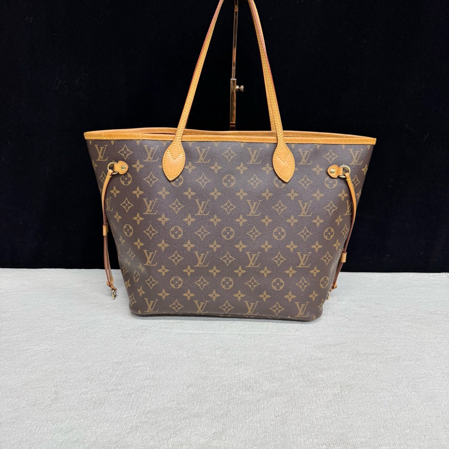 Louis Vuitton - Neverfull - Leather - Brown - (Medium)
