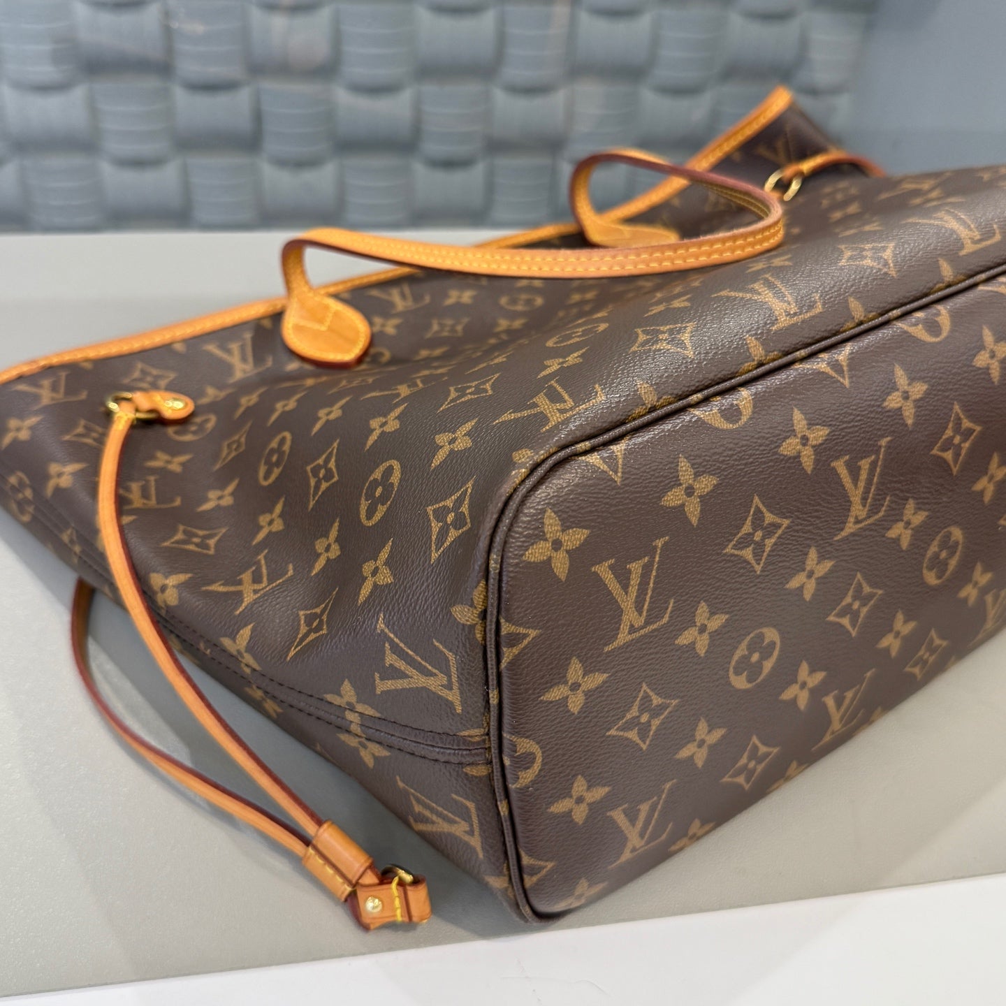 Louis Vuitton - Neverfull - Leather - Brown - (medium)