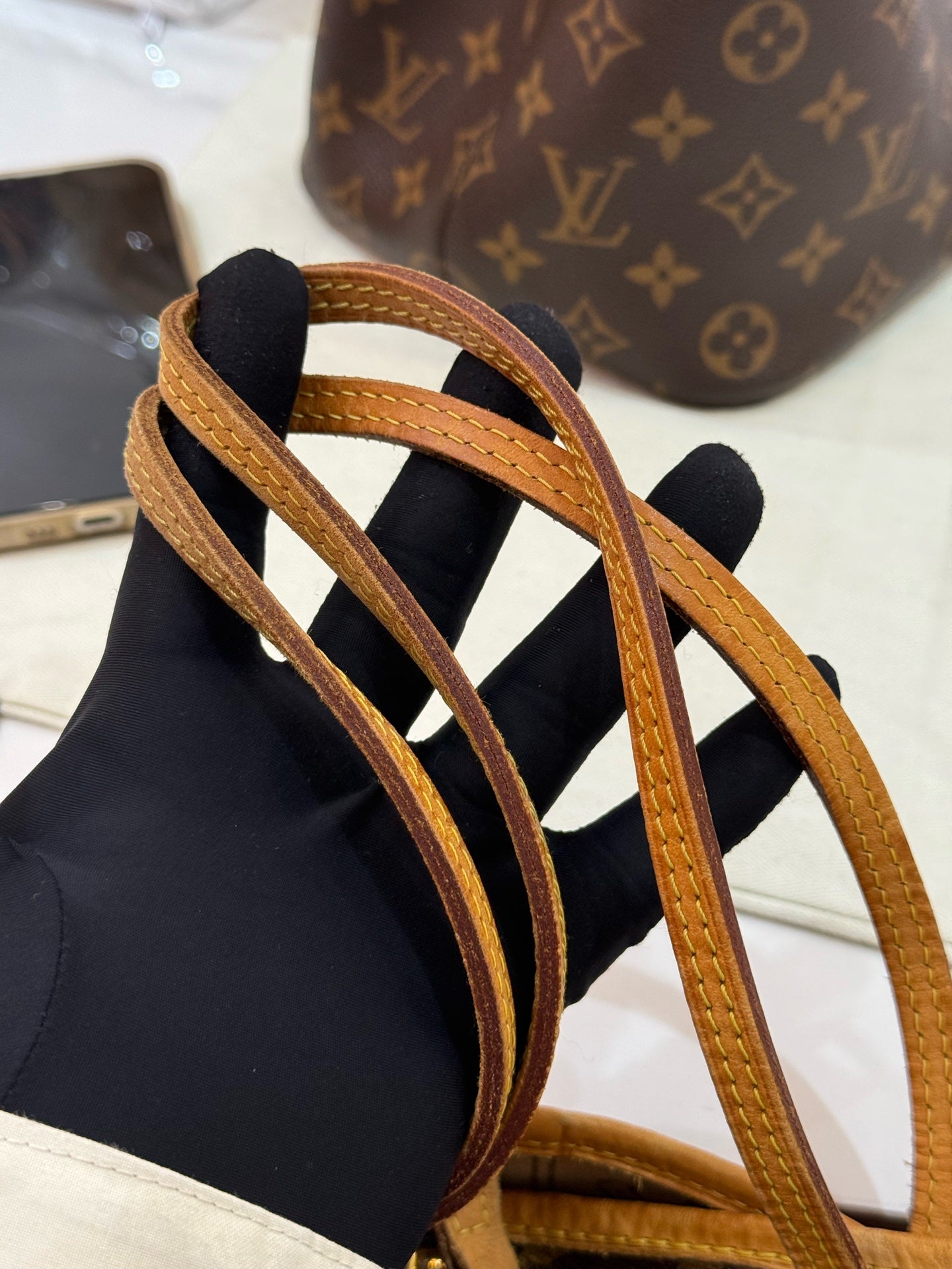 Louis Vuitton - Neverfull - Leather - Brown - (medium)