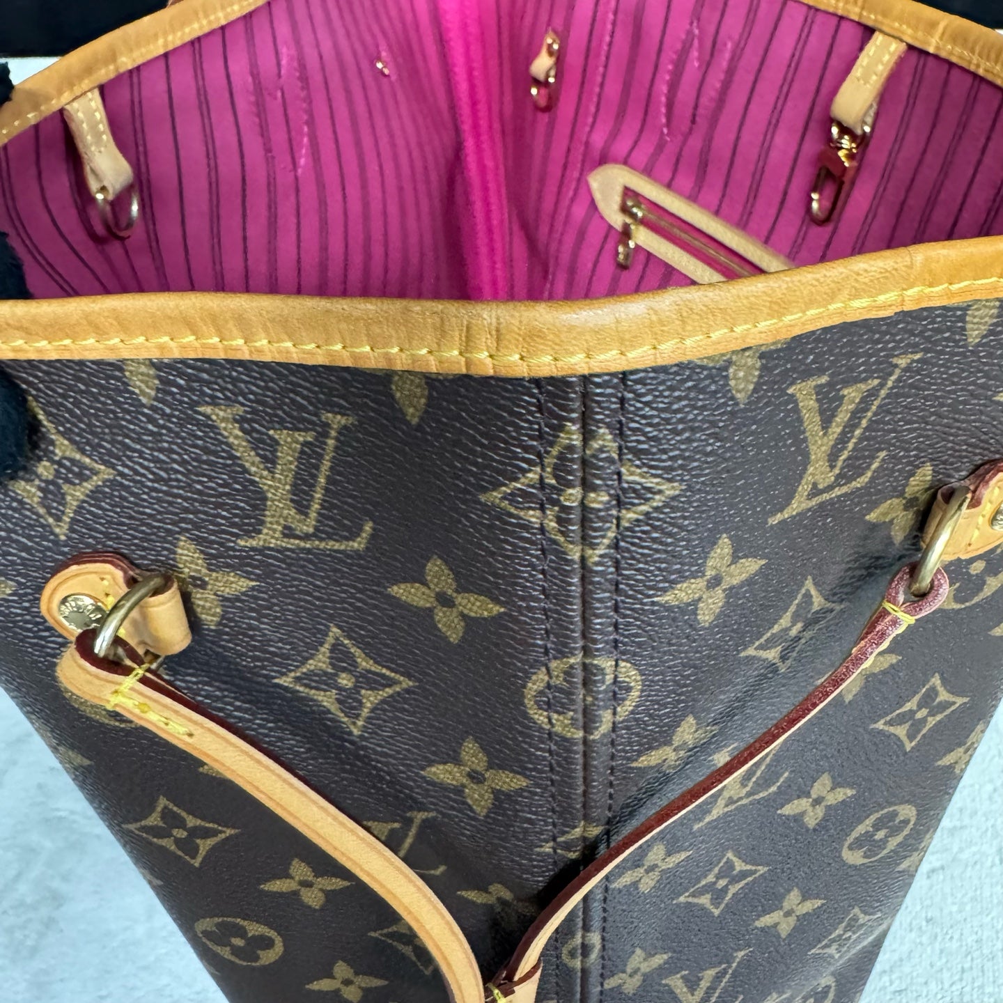Louis Vuitton - Neverfull - Leather - Brown - (Medium)