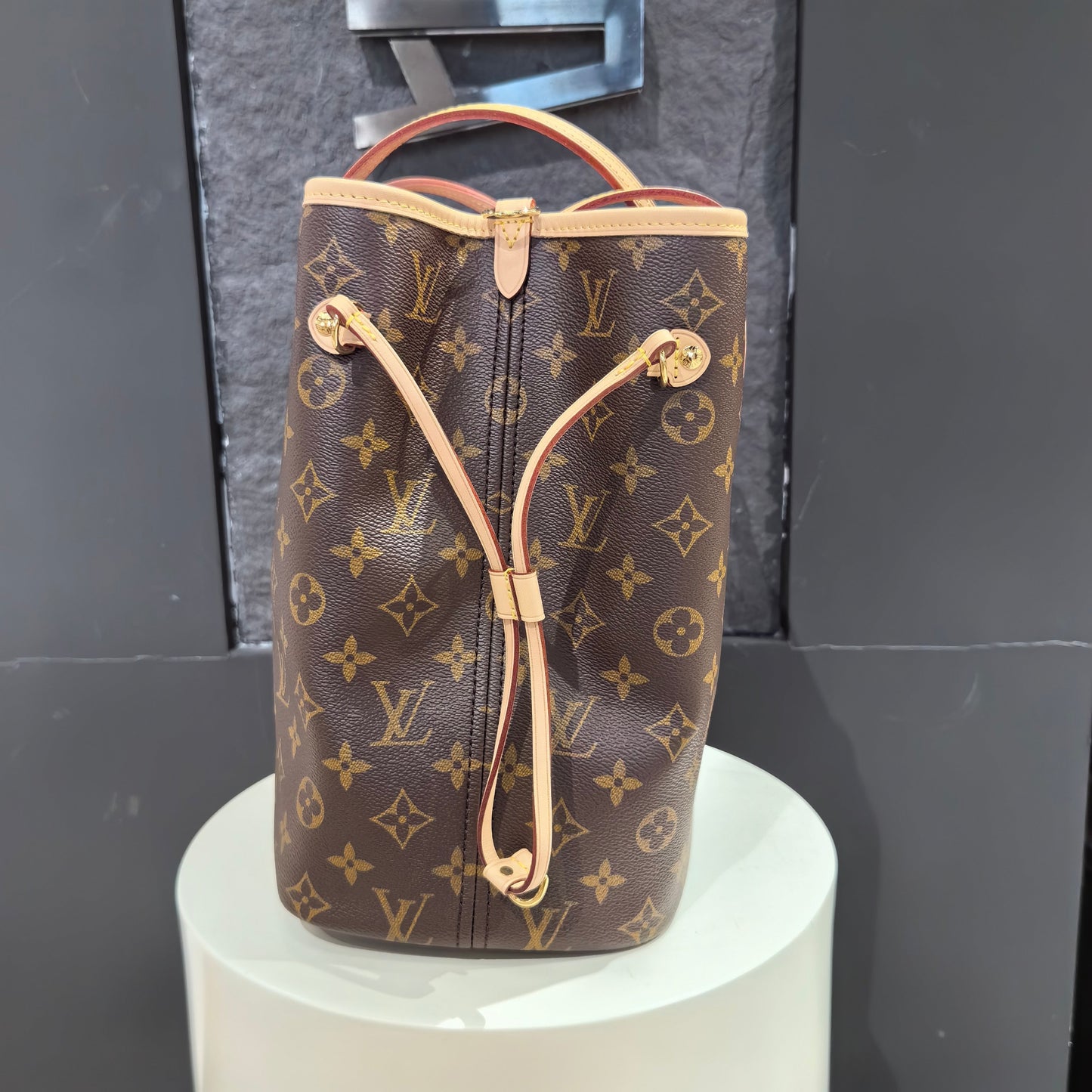 Louis Vuitton - Neverfull - Leather - Brown - (small)