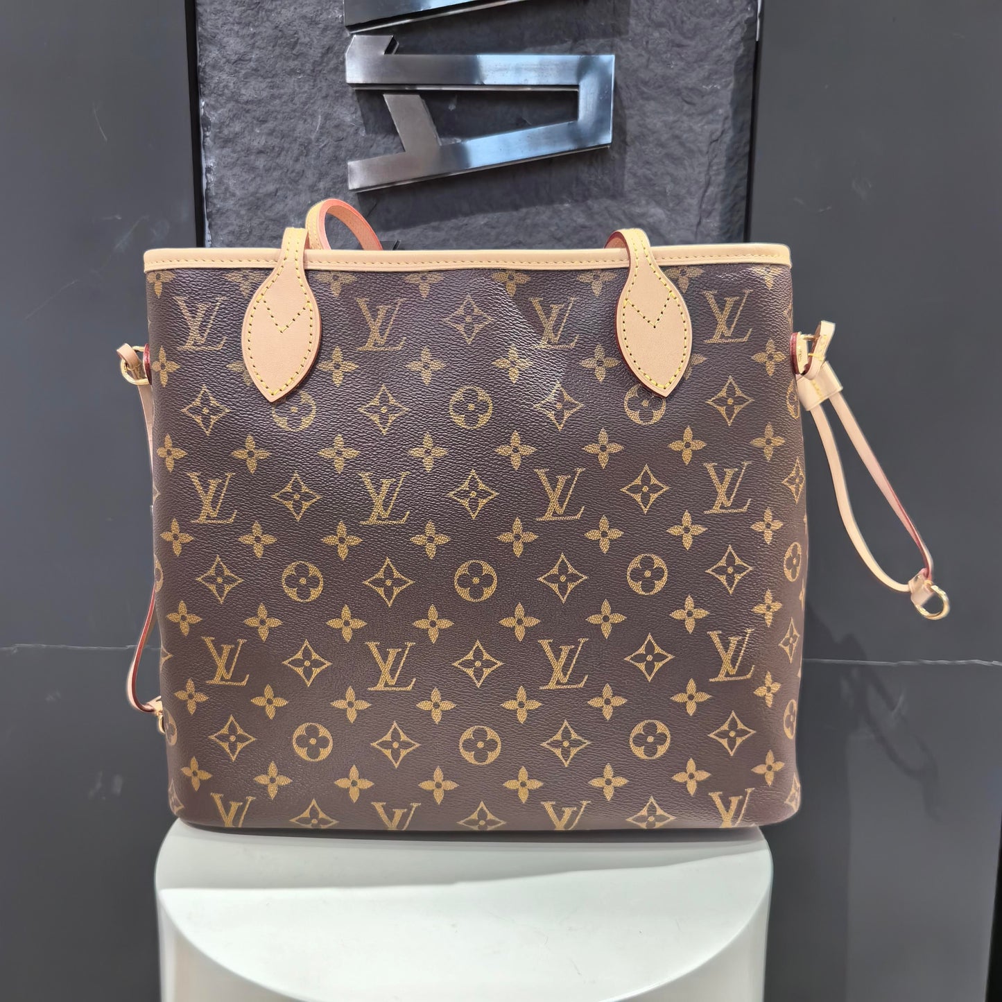 Louis Vuitton - Neverfull - Leather - Brown - (small)