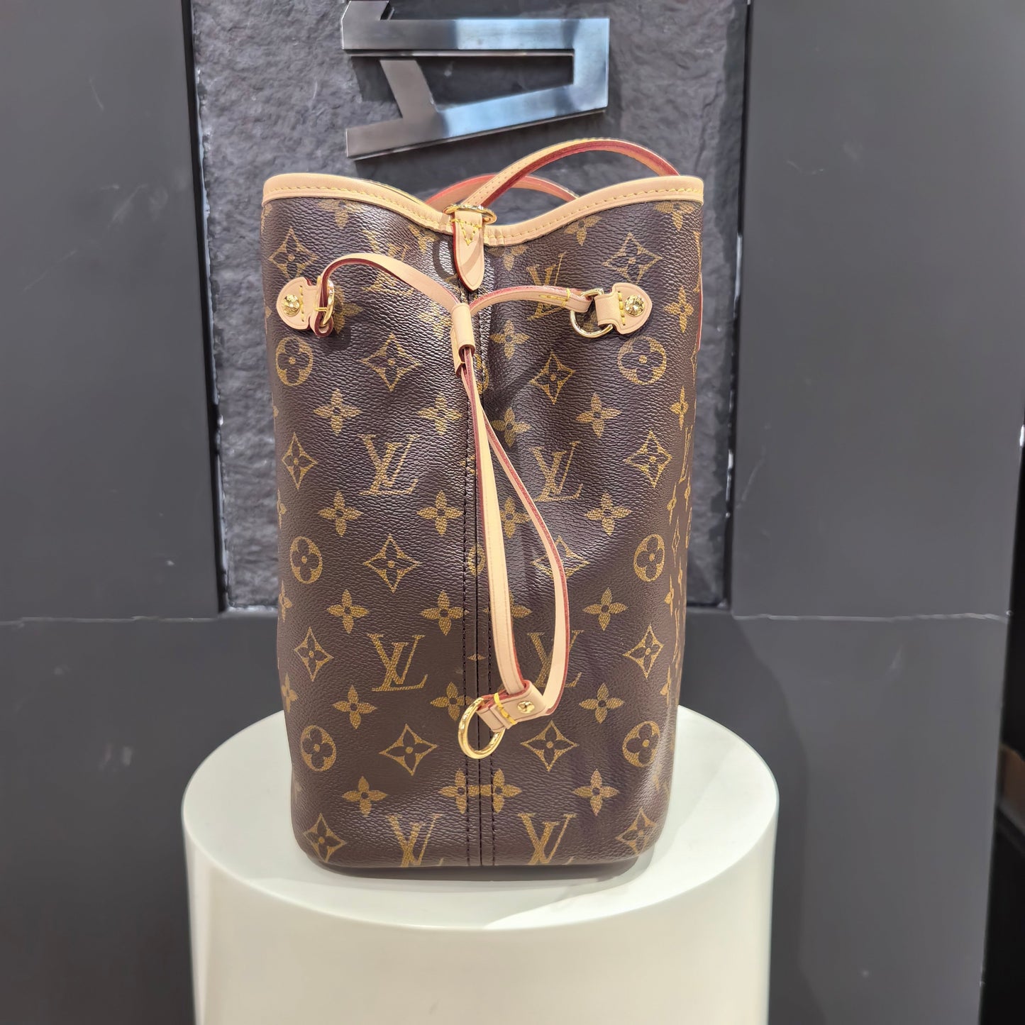 Louis Vuitton - Neverfull - Leather - Brown - (small)