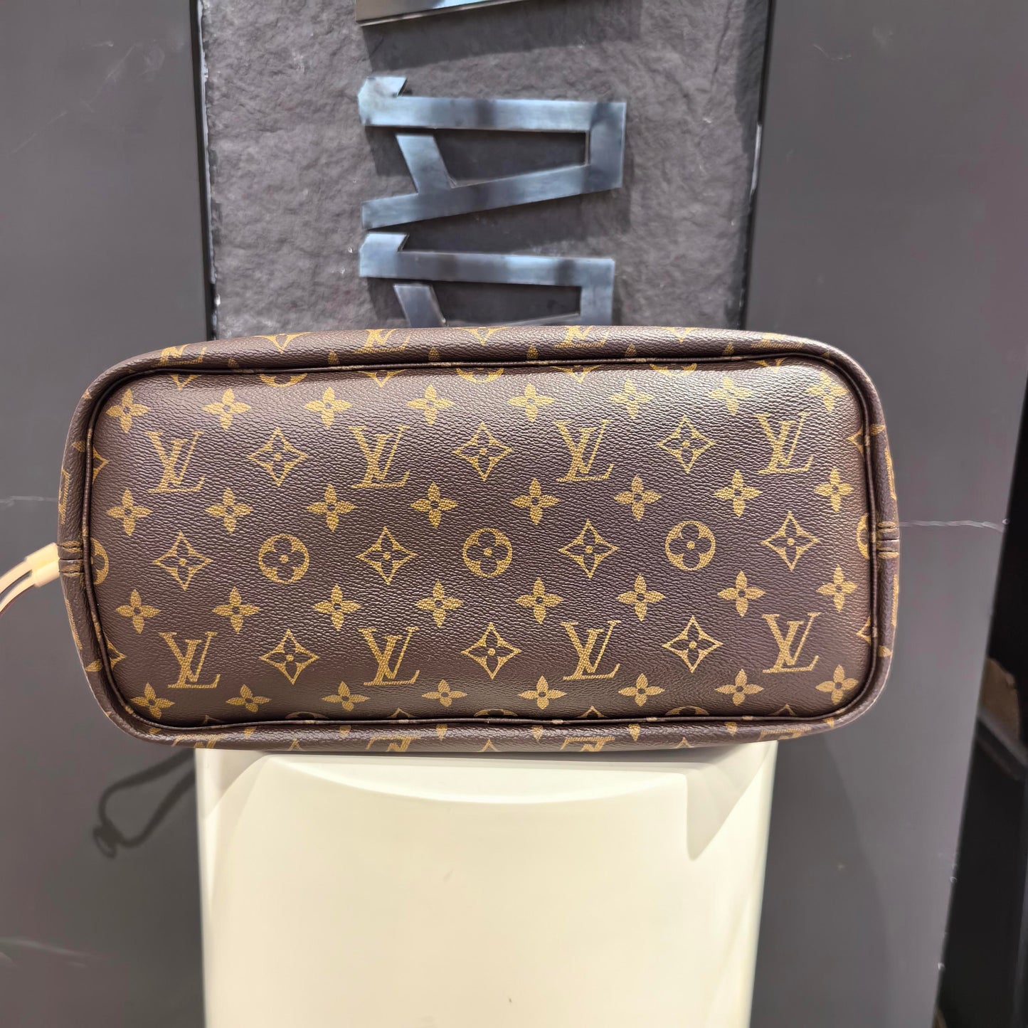 Louis Vuitton - Neverfull - Leather - Brown - (small)