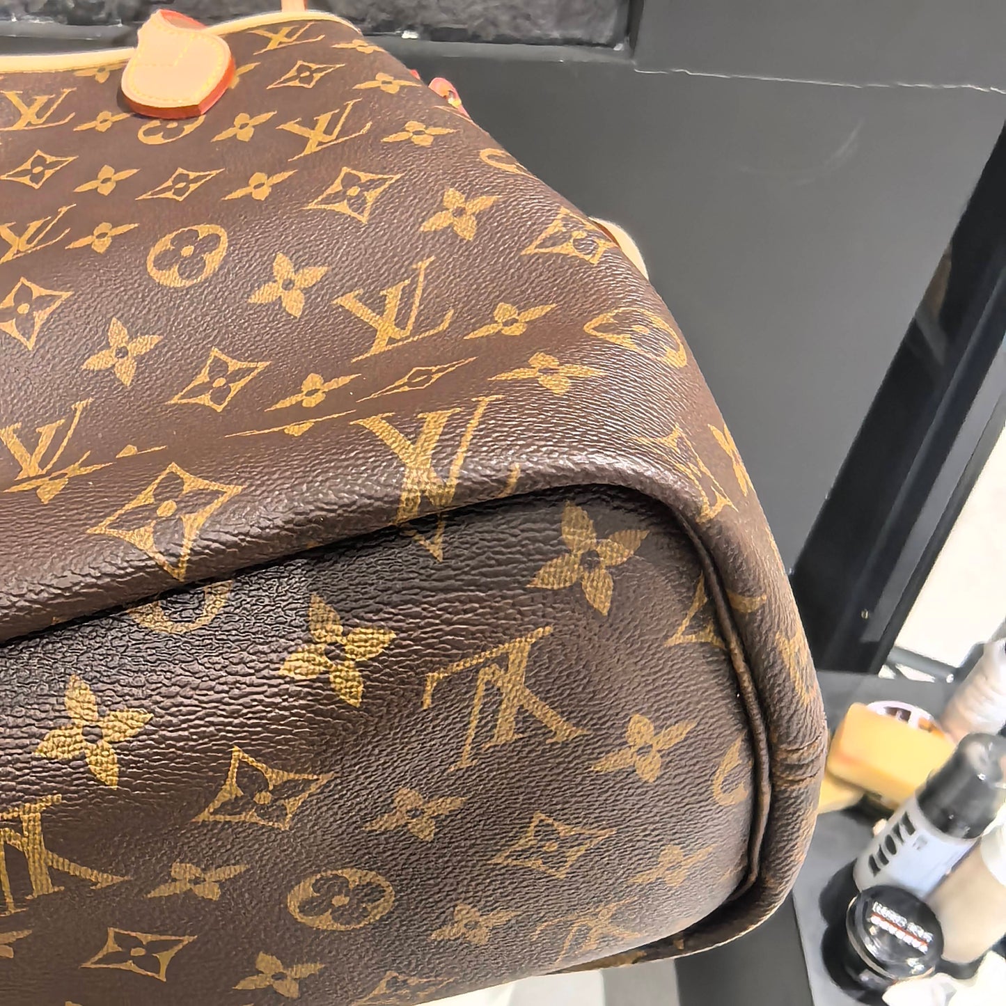 Louis Vuitton - Neverfull - Leather - Brown - (small)