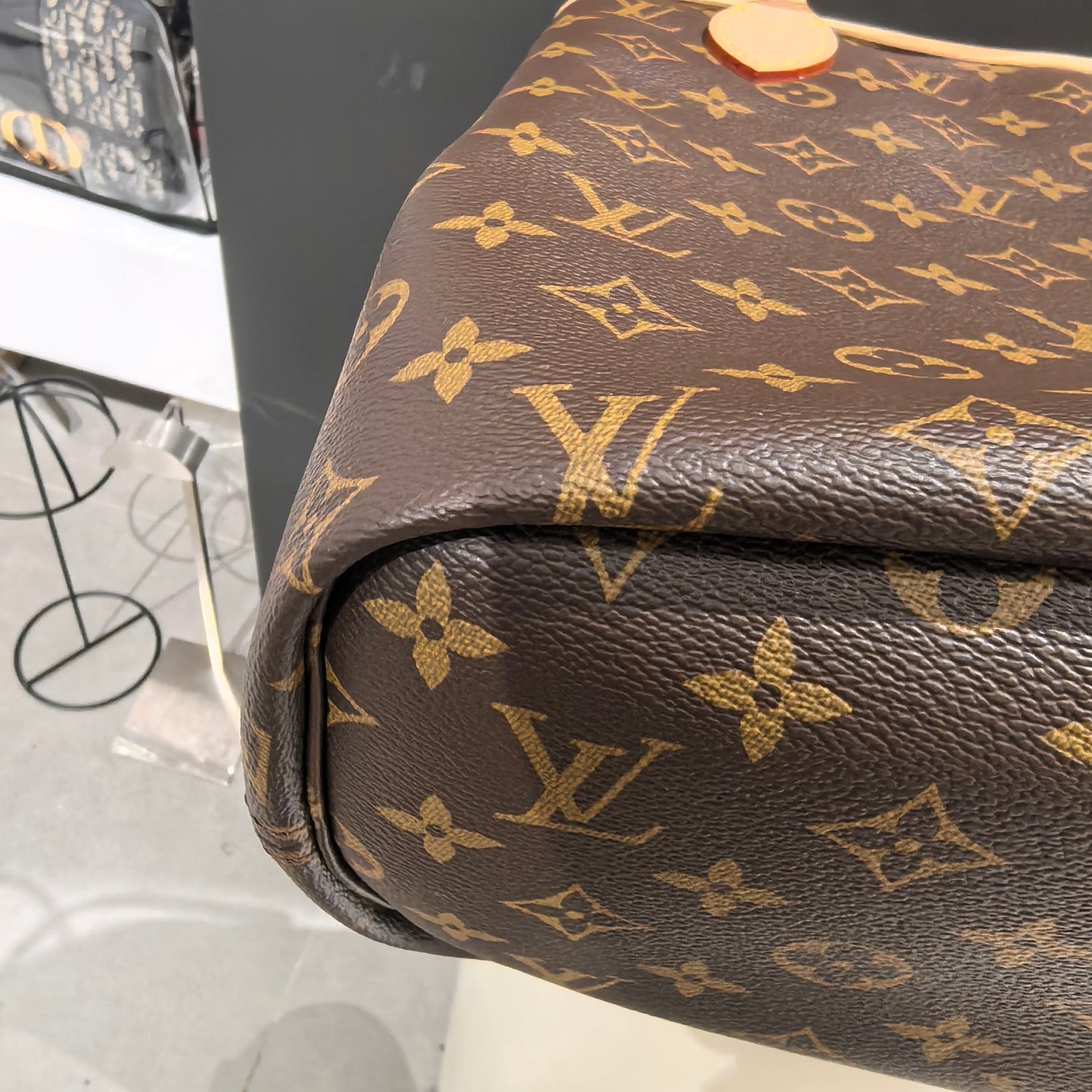 Louis Vuitton - Neverfull - Leather - Brown - (small)