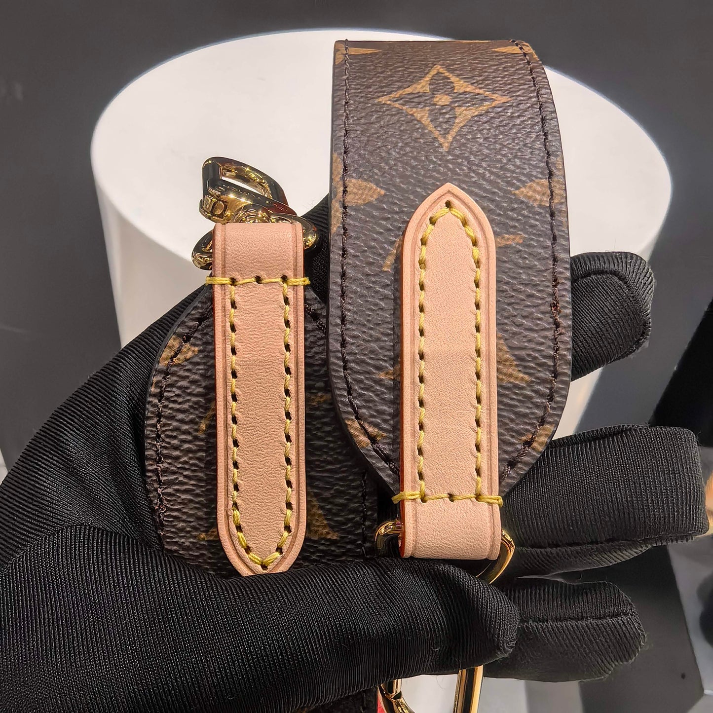Louis Vuitton - Neverfull - Leather - Brown - (small)