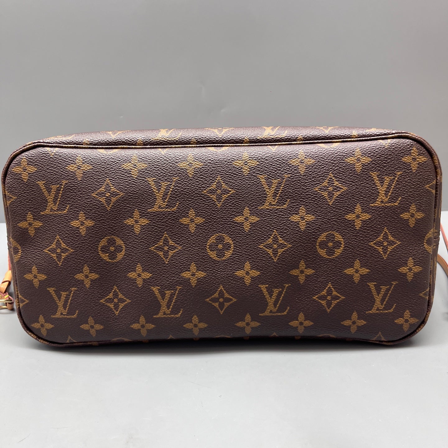 Louis Vuitton - Neverfull MM - Monogram canvas with natural Vachetta leather trim - Brown - (medium)
