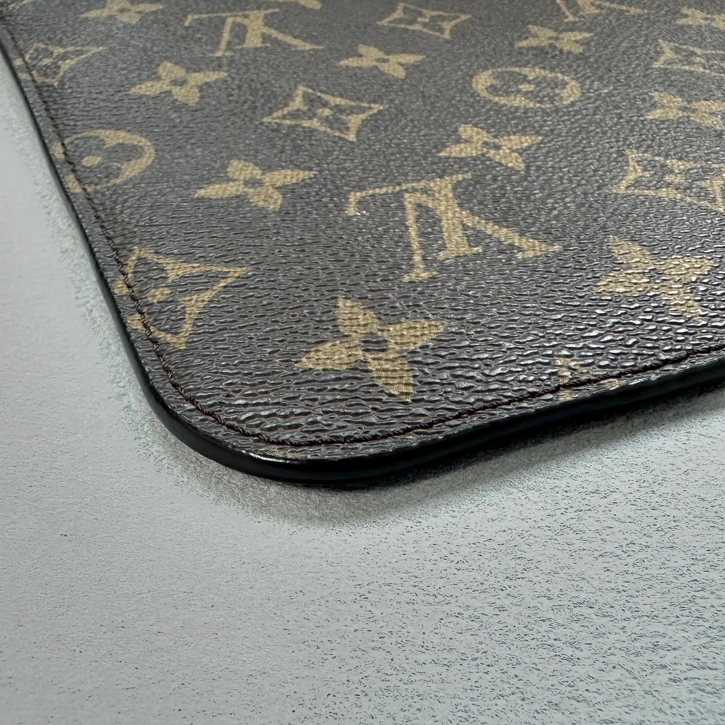 Louis Vuitton - Neverfull Pouch - Cloth - Brown - (mini)