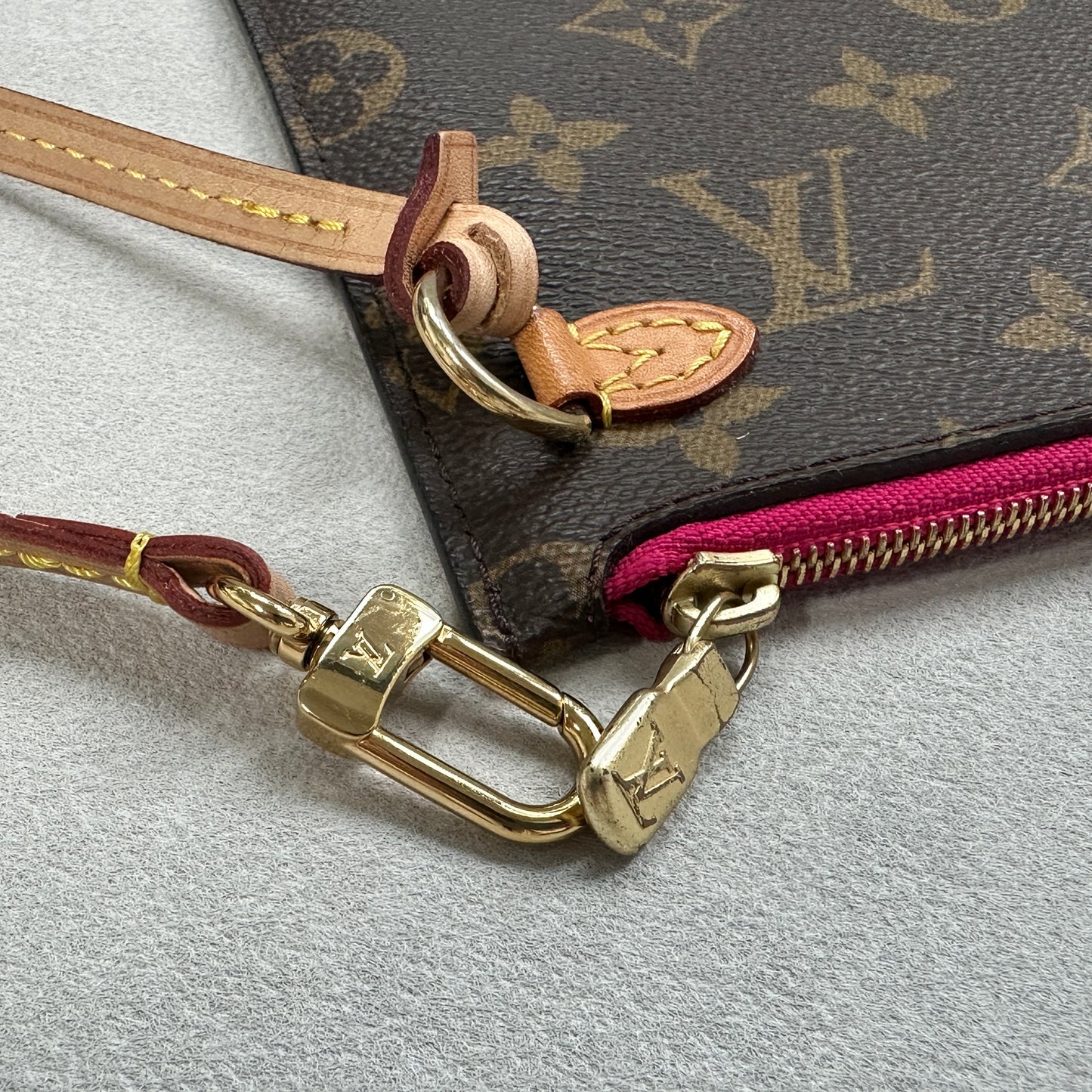 Louis Vuitton - Neverfull Pouch - Cloth - Brown - (mini)