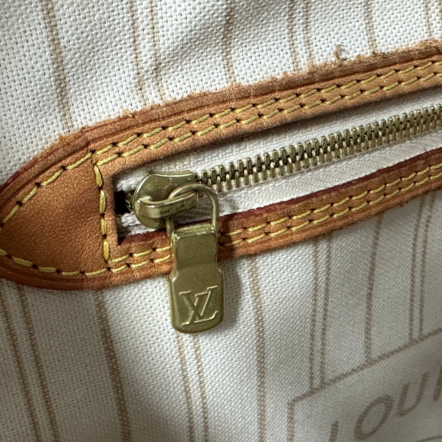 Louis Vuitton - Neverfull - Synthetic - White - (medium)