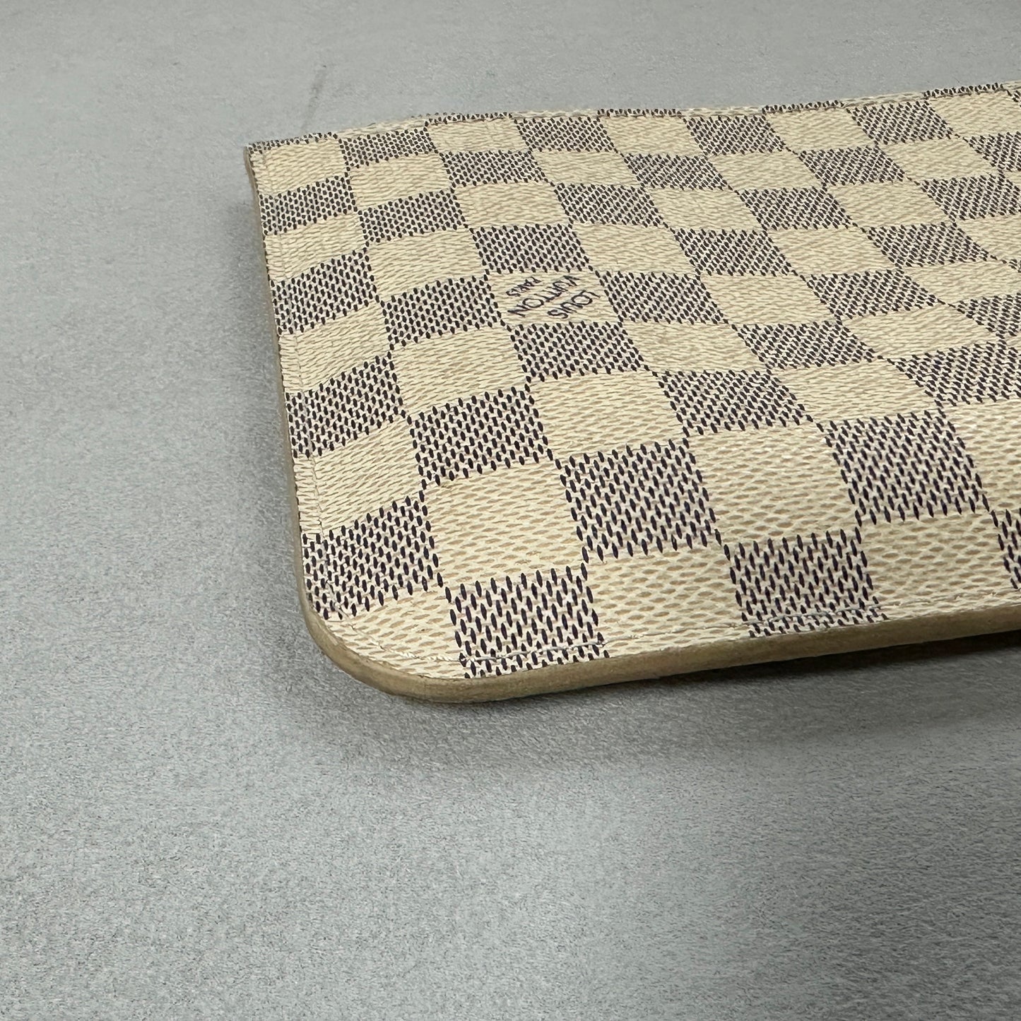 Louis Vuitton - Neverfull - Synthetic - White - (medium)