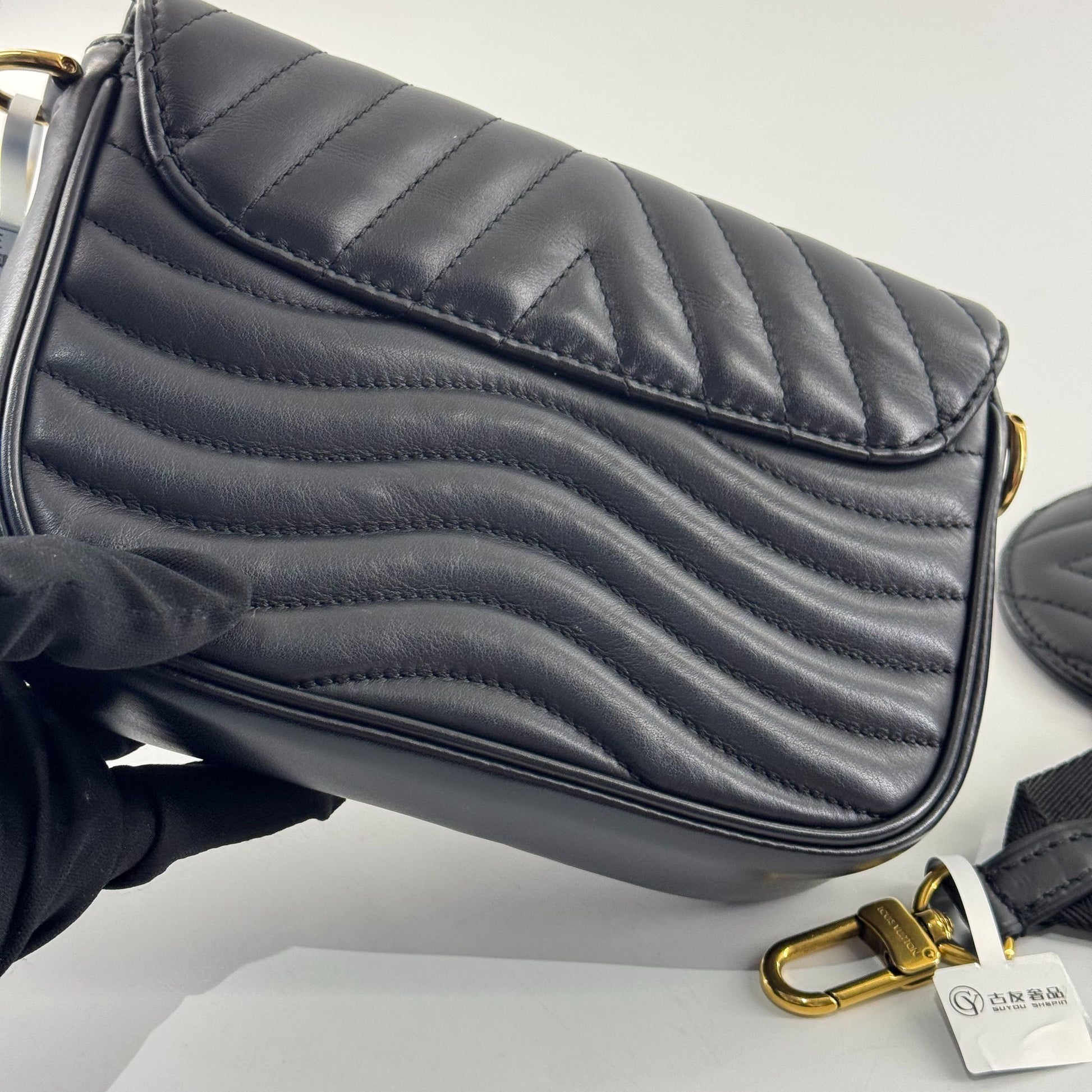Louis Vuitton New Wave Leather Black - view 3