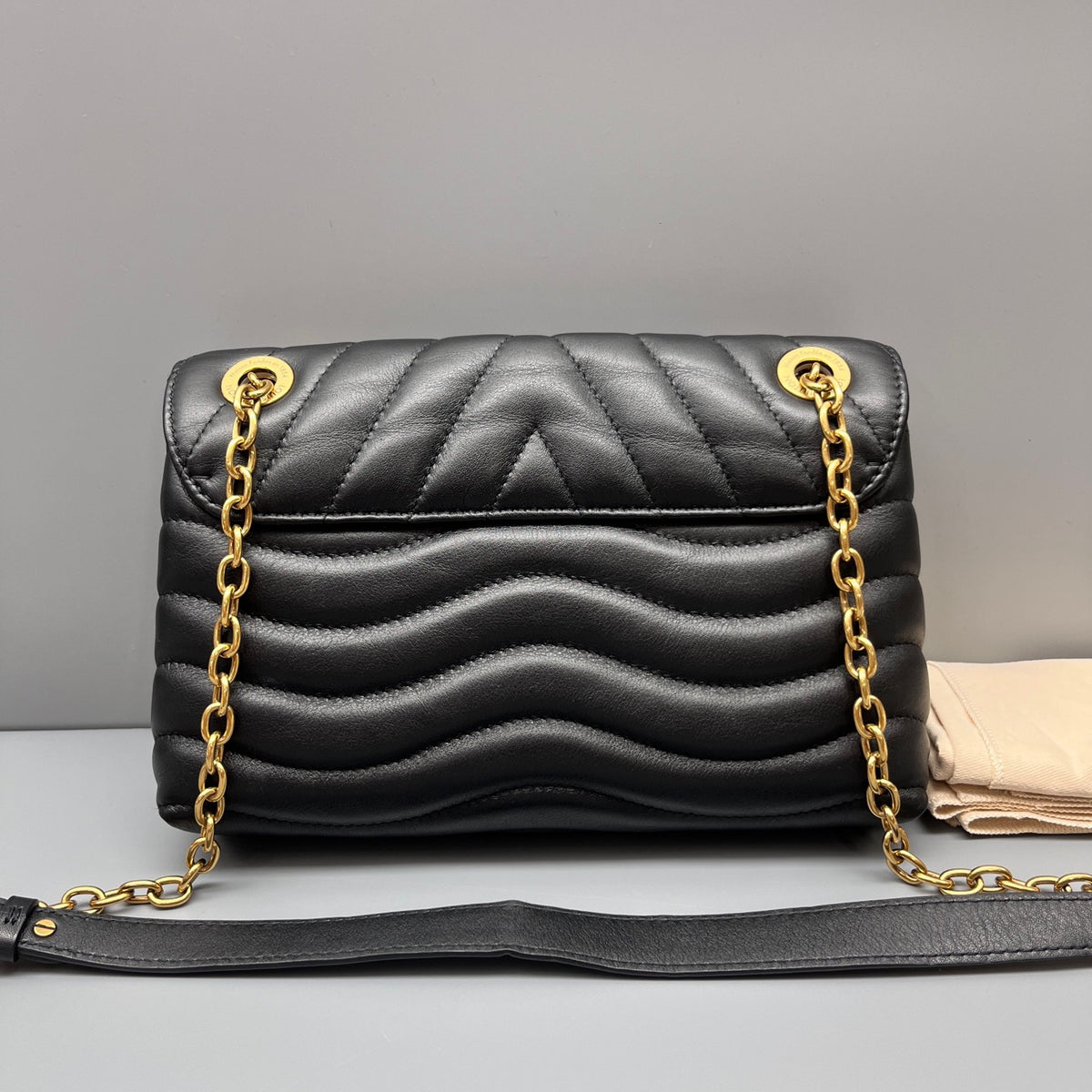 Louis Vuitton - New Wave Chain Bag - Leather - Black - (medium)