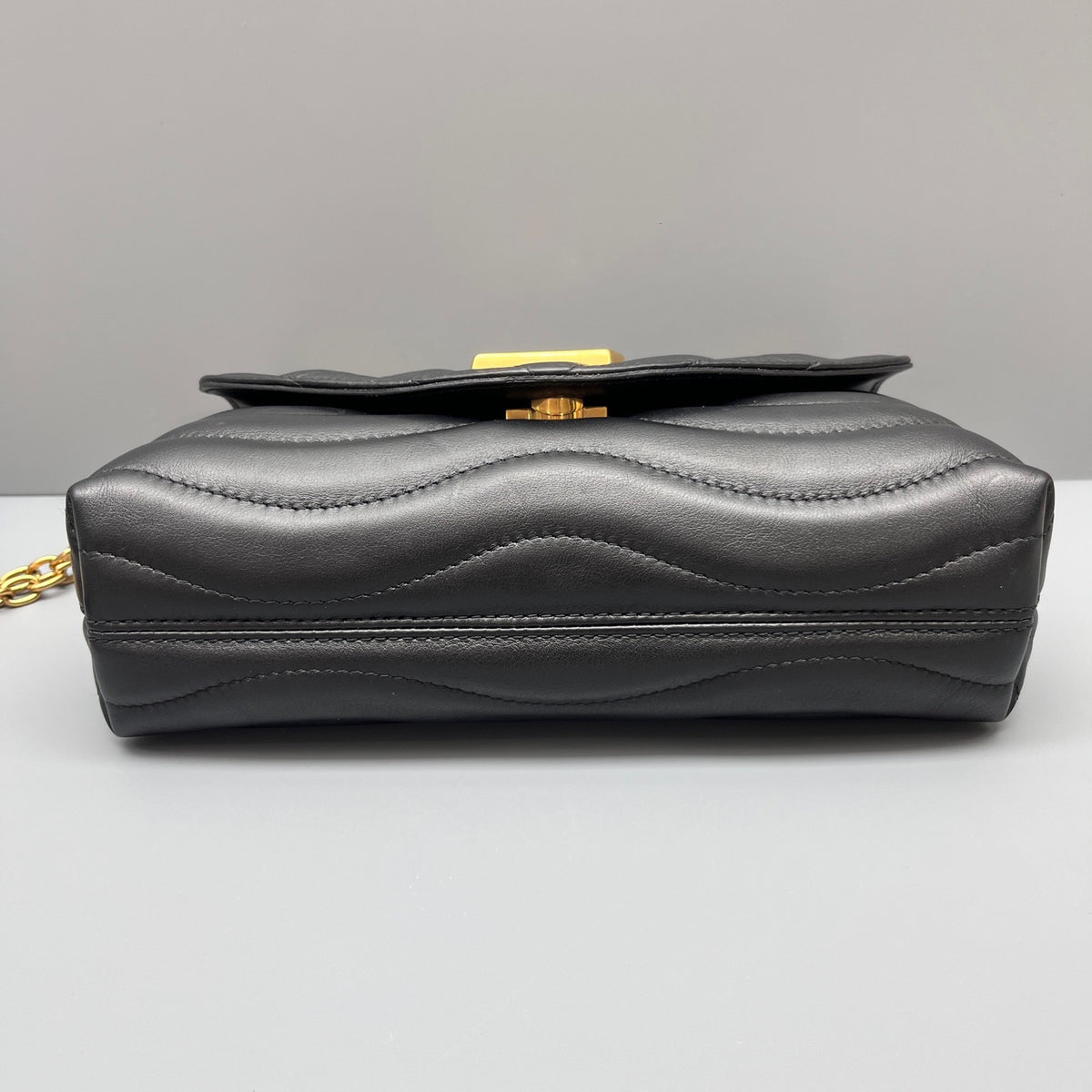 Louis Vuitton - New Wave Chain Bag - Leather - Black - (medium)