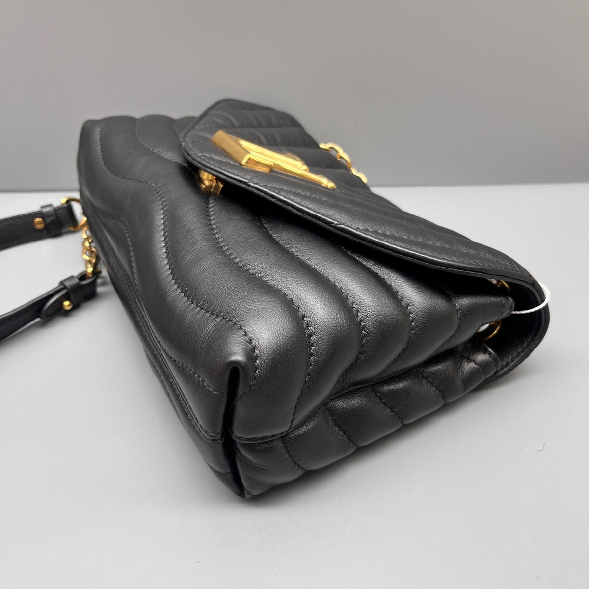 Louis Vuitton - New Wave Chain Bag - Leather - Black - (medium)