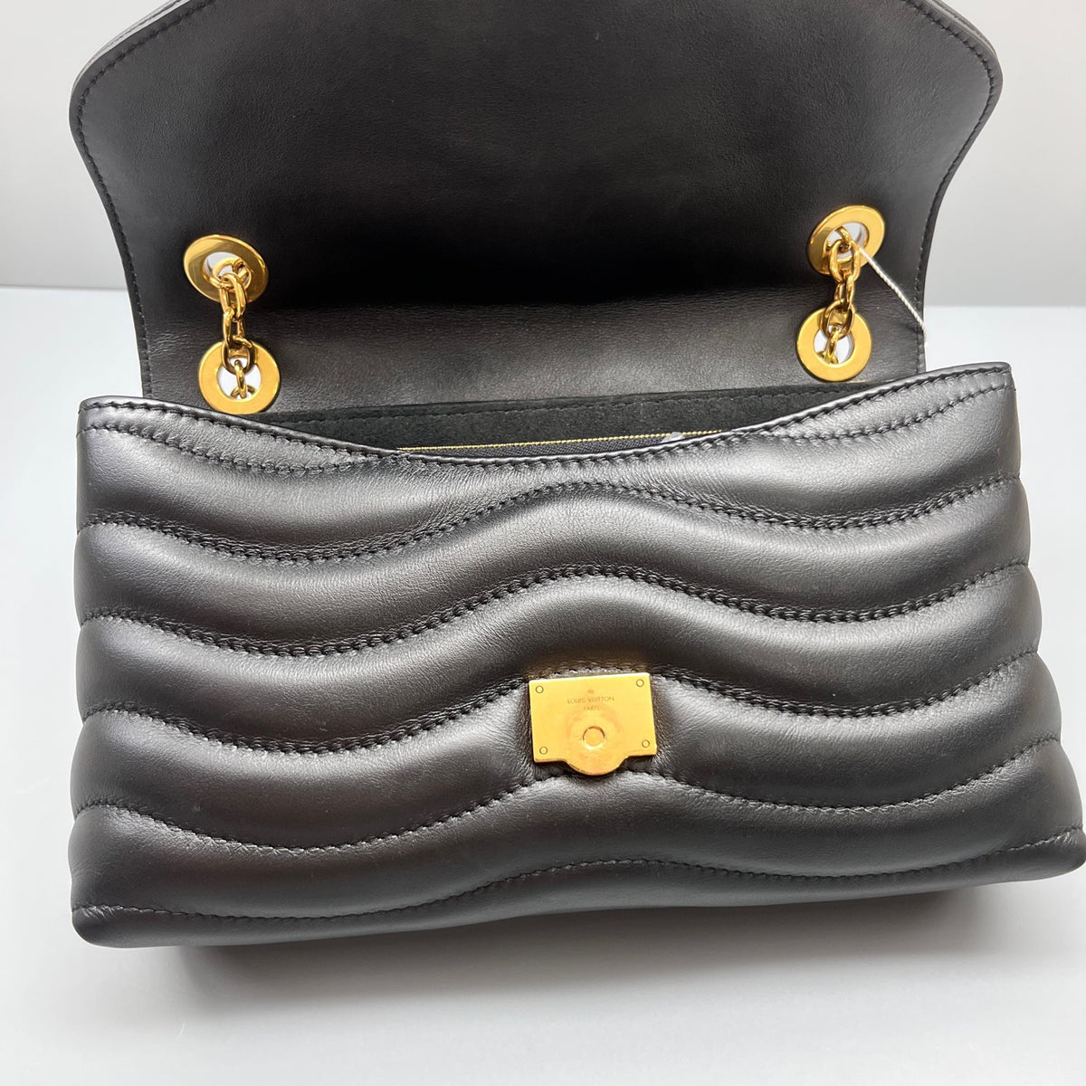 Louis Vuitton - New Wave Chain Bag - Leather - Black - (medium)
