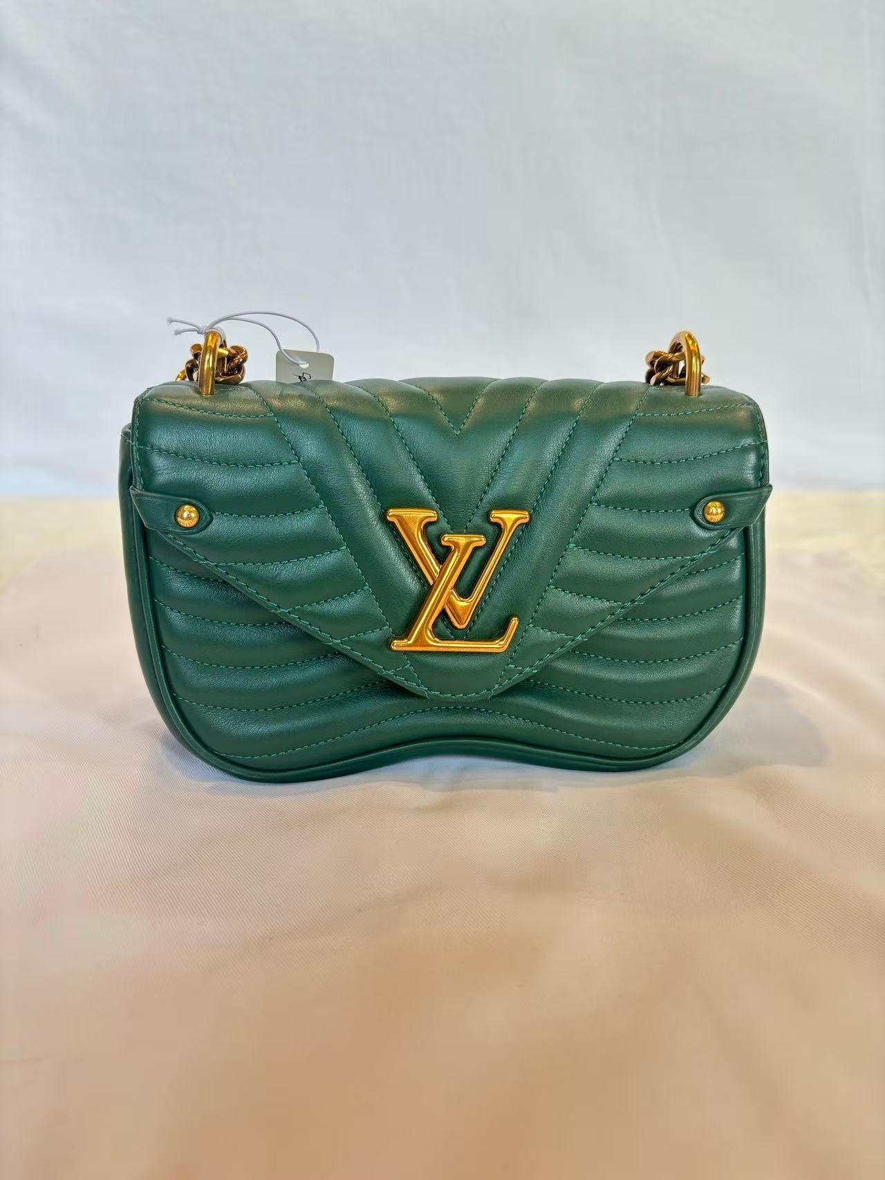 Louis Vuitton - New Wave Chain Bag M58664 - Calfskin leather - Green with Gold-Tone Hardware - (small)
