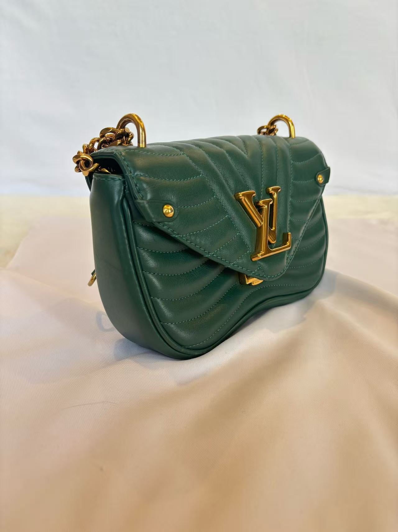 Louis Vuitton - New Wave Chain Bag M58664 - Calfskin leather - Green with Gold-Tone Hardware - (small)