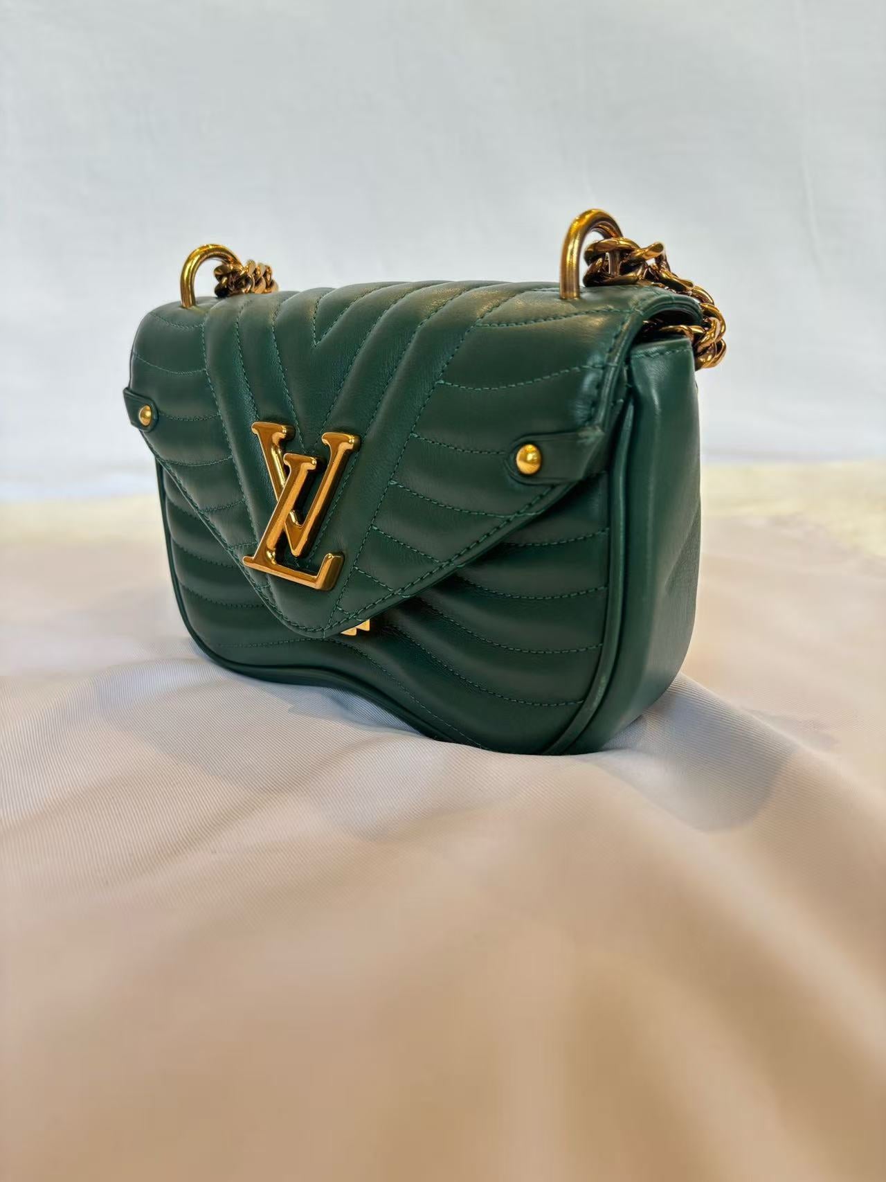 Louis Vuitton - New Wave Chain Bag M58664 - Calfskin leather - Green with Gold-Tone Hardware - (small)