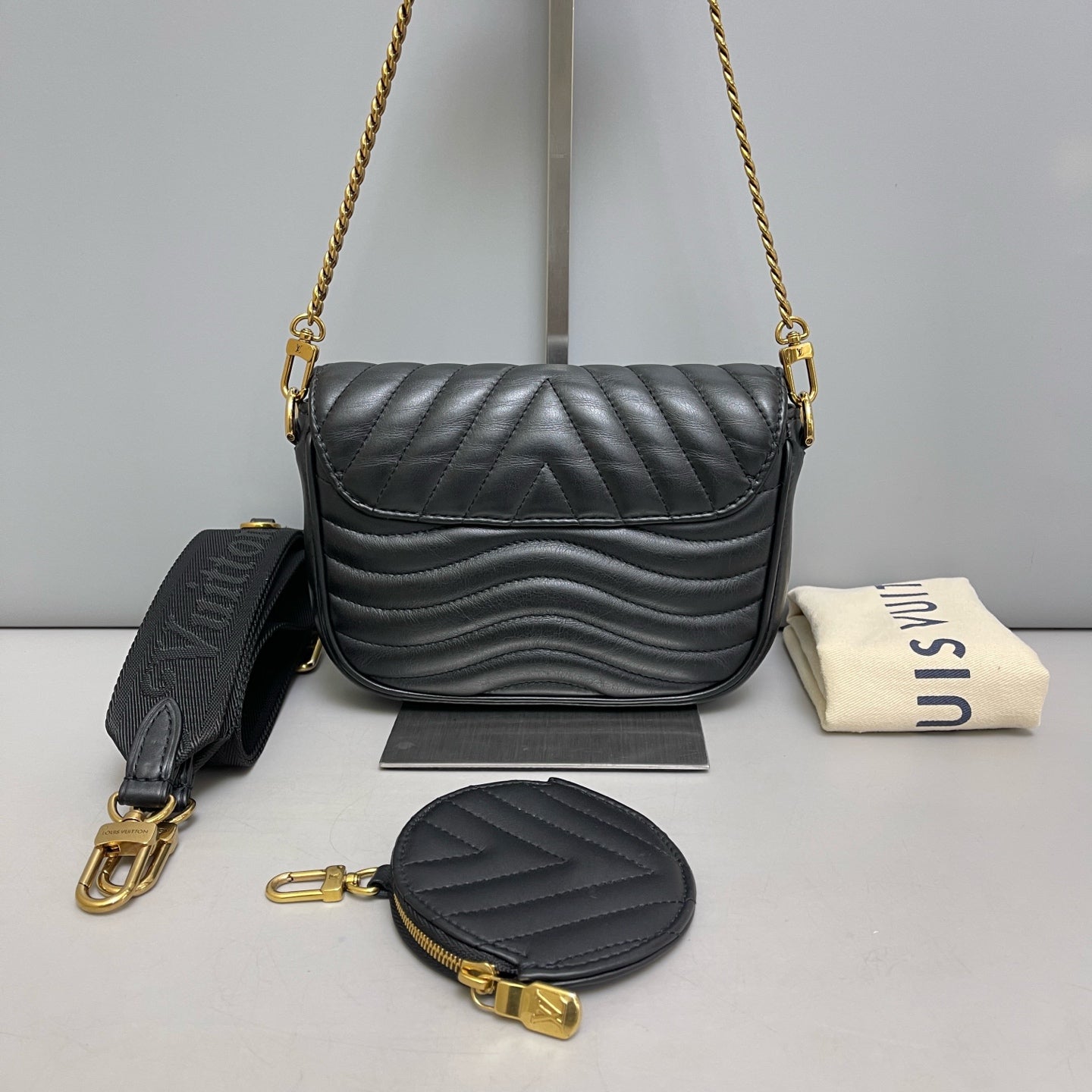 Louis Vuitton - New Wave Chain Bag PM - Leather - Black - (mini)